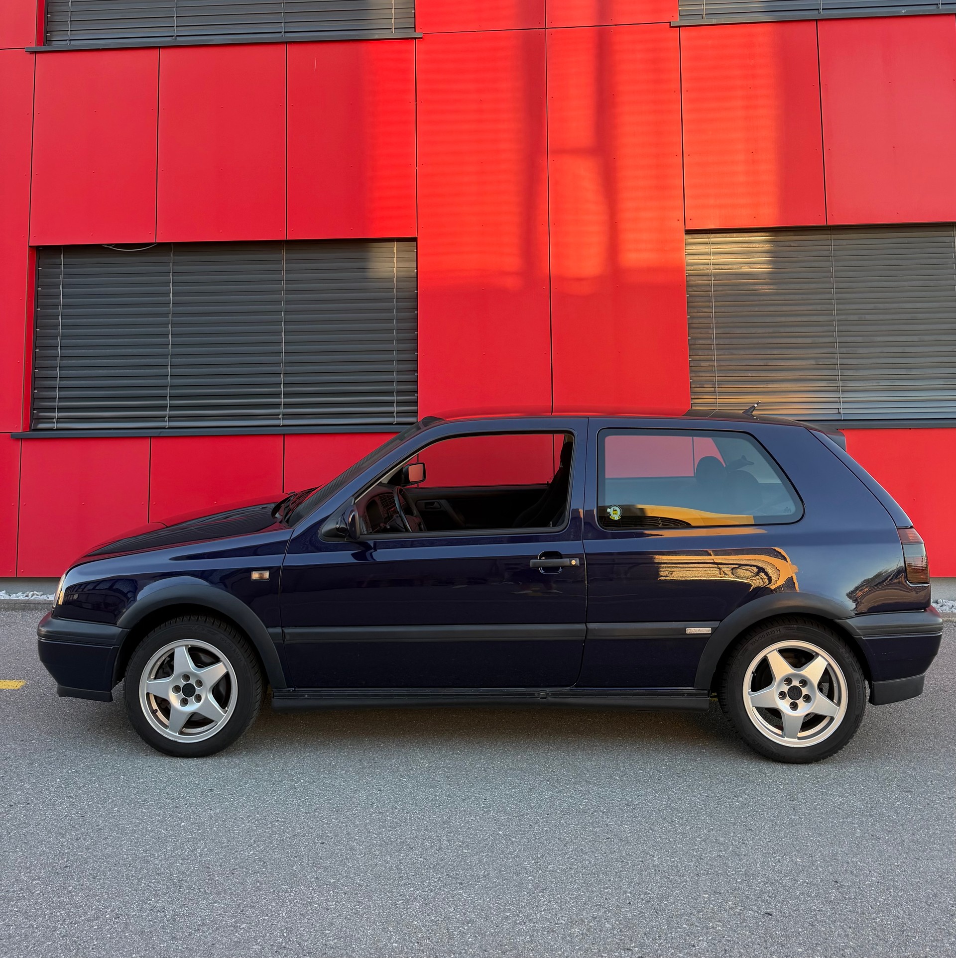 VW 2000 GTI Edition-image-1