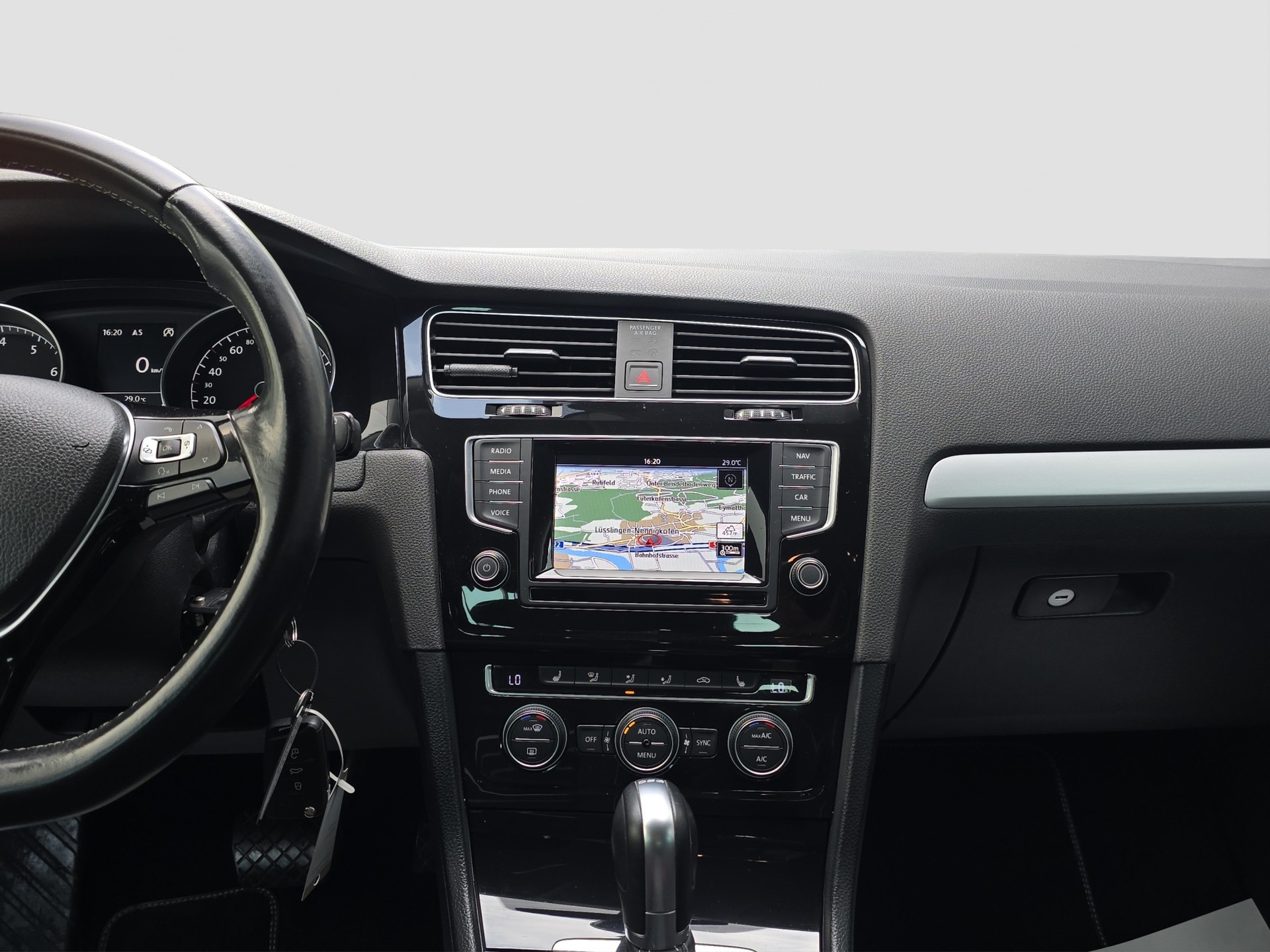 VW Golf 1.4 TSI Cup DSG-image-12