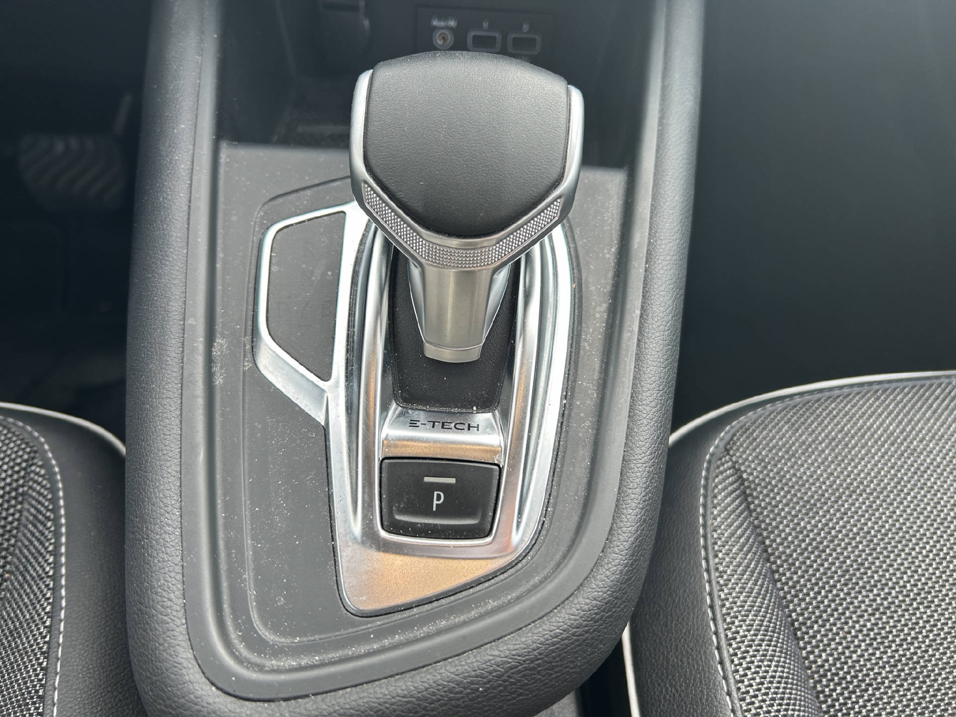 RENAULT Captur 1.6 E-Tech Plug-in Intens-image-15