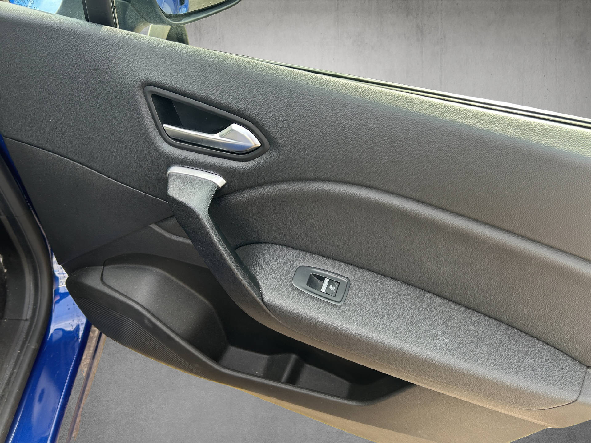 RENAULT Captur 1.6 E-Tech Plug-in Intens-image-17