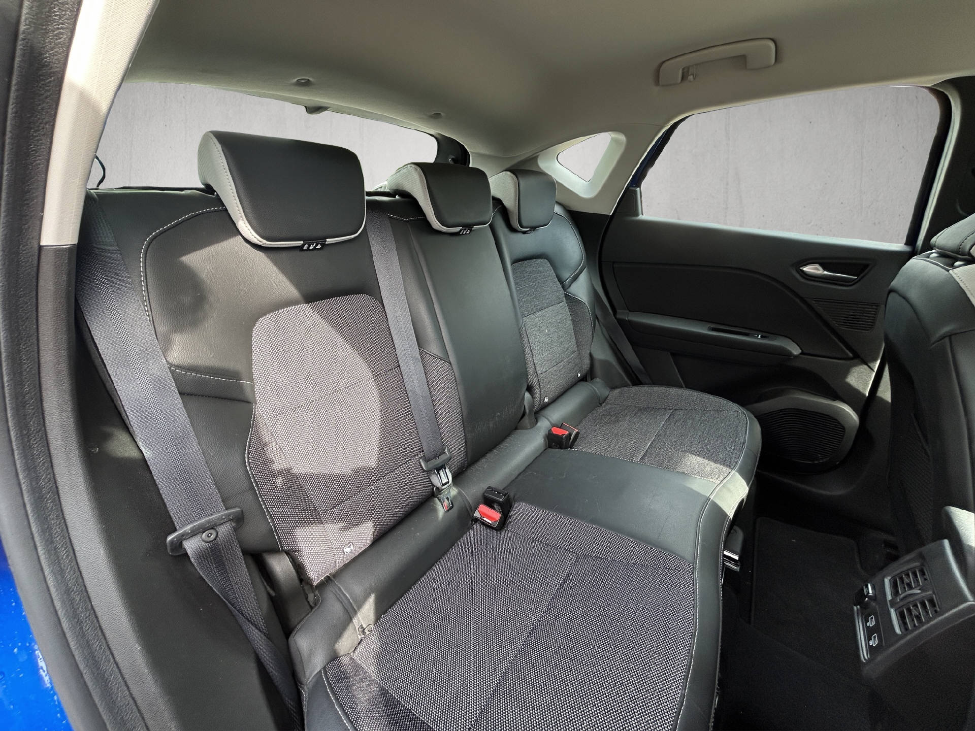 RENAULT Captur 1.6 E-Tech Plug-in Intens-image-19