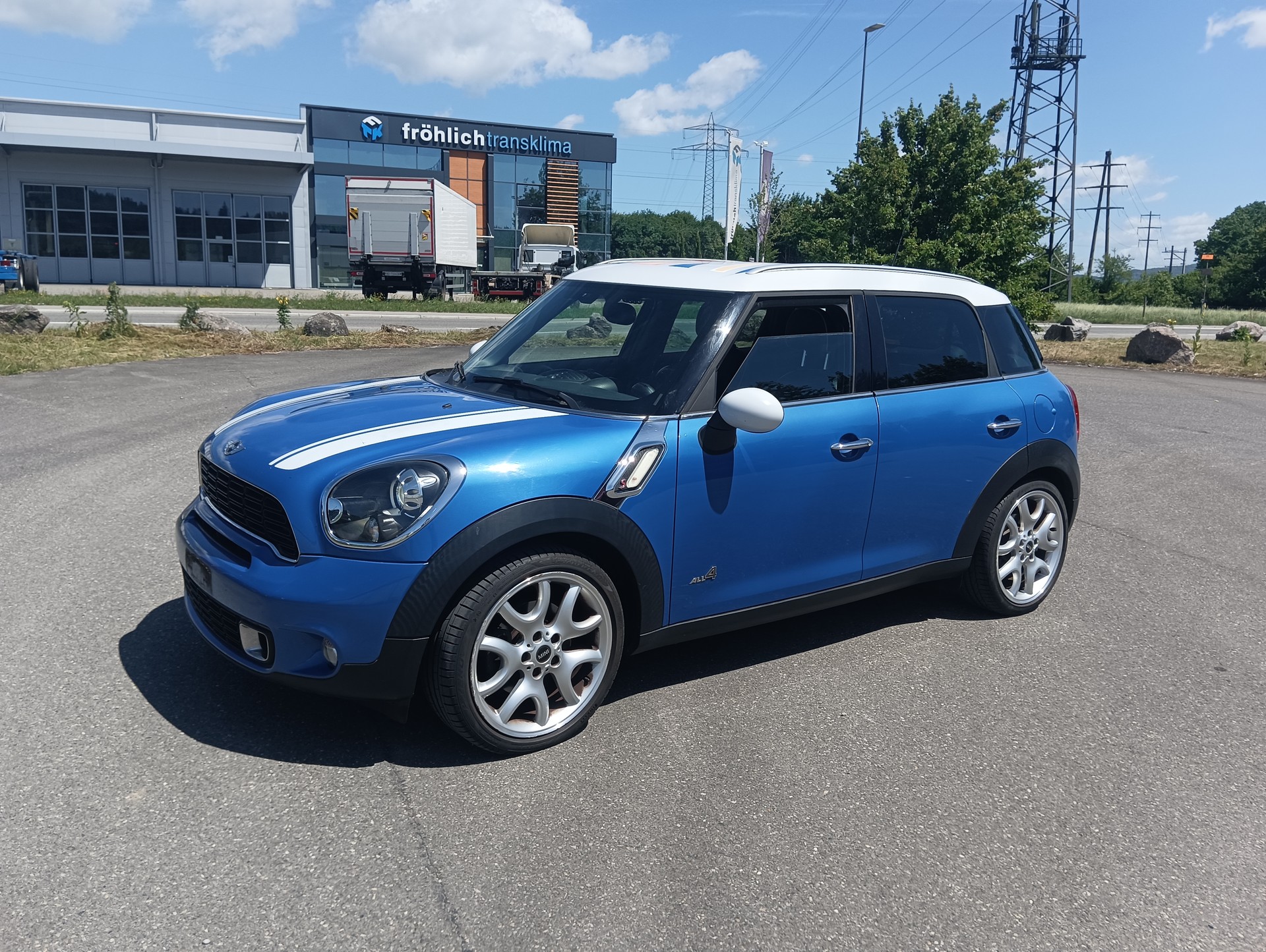 MINI COUNTRYMAN-image-5
