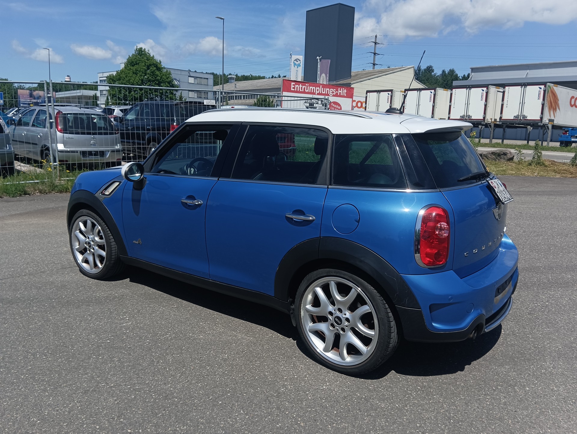 MINI COUNTRYMAN-image-2