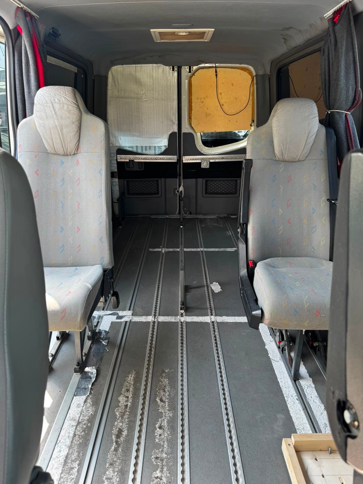 VW Crafter 35 L 2.5 TDI 136 PS-image-12