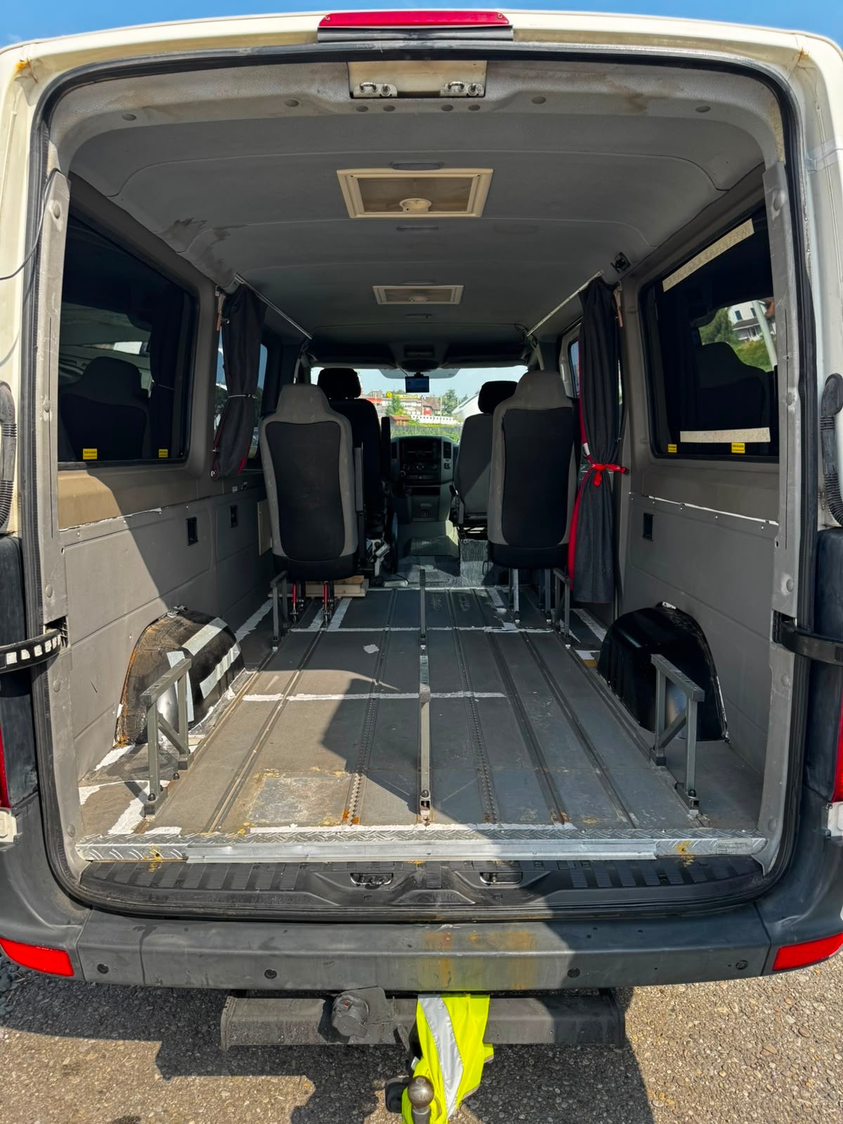 VW Crafter 35 L 2.5 TDI 136 PS-image-10