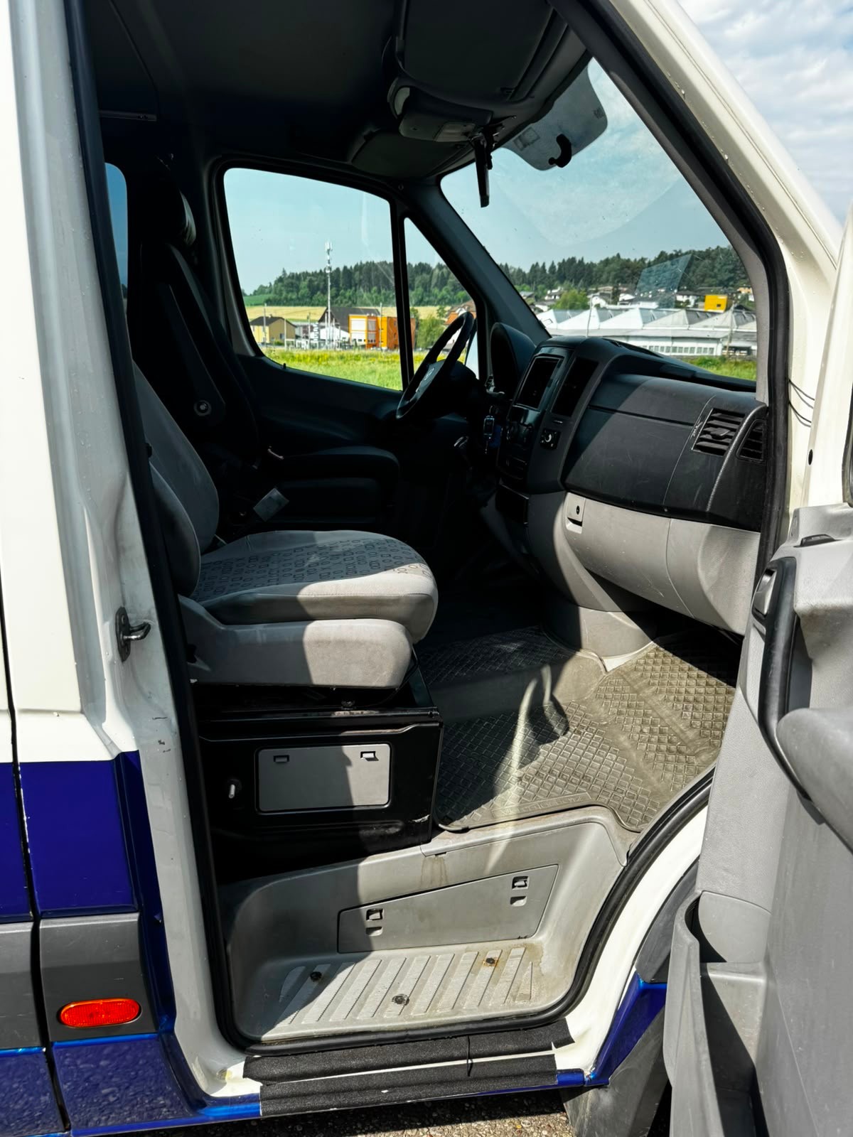VW Crafter 35 L 2.5 TDI 136 PS-image-13