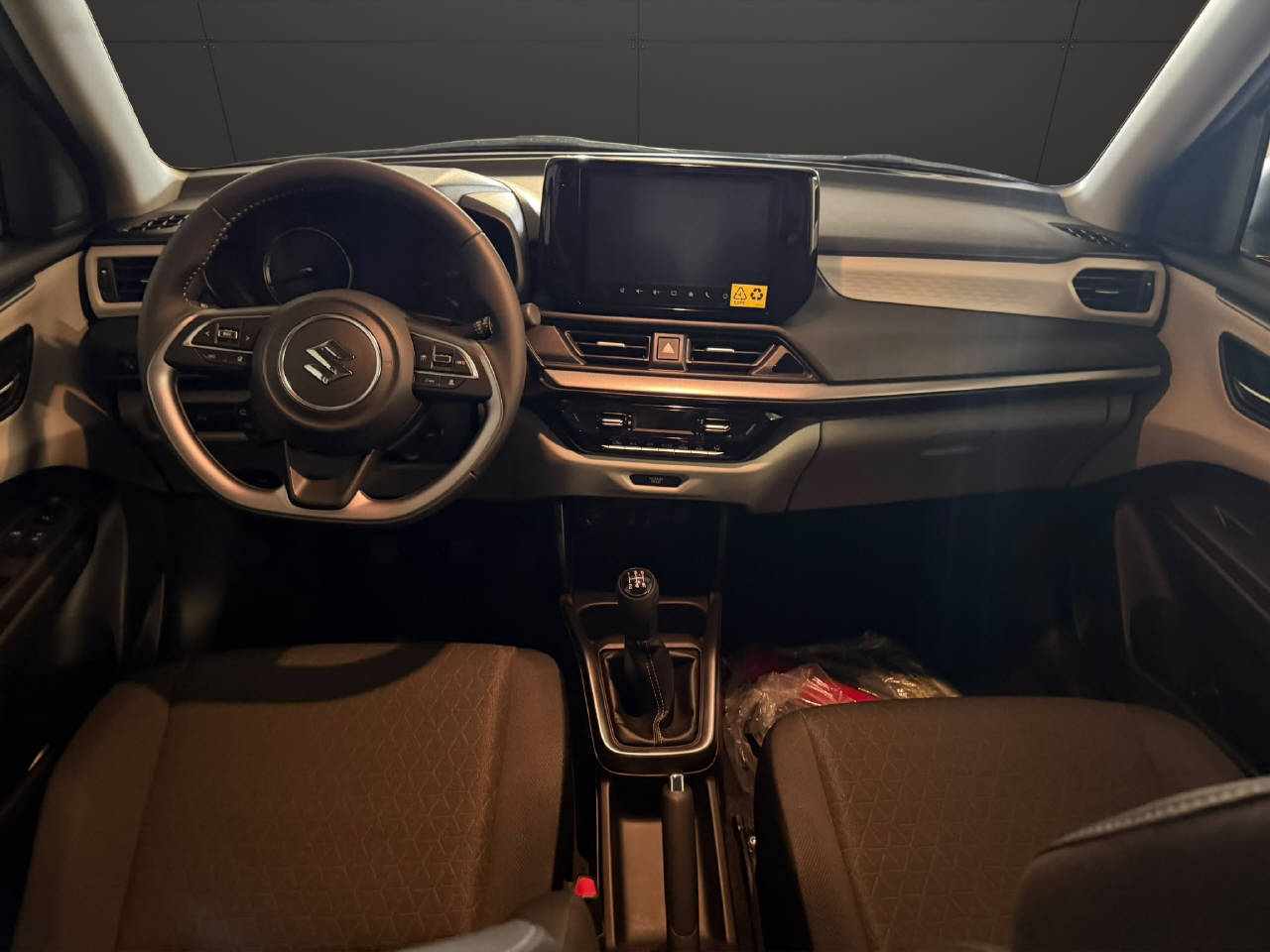 SUZUKI Swift 1.2 Compact Top Hybrid 4x4-image-3