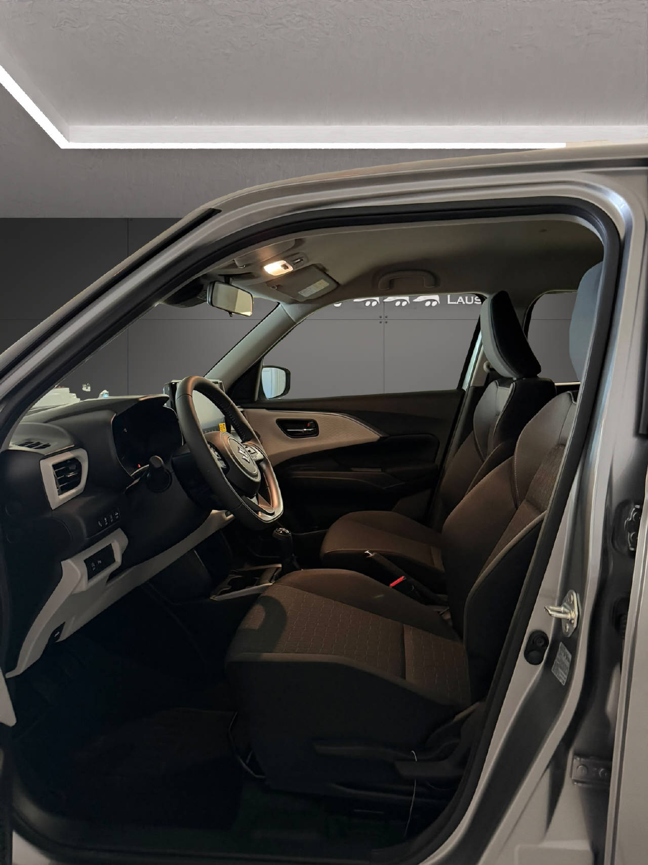 SUZUKI Swift 1.2 Compact Top Hybrid 4x4-image-2
