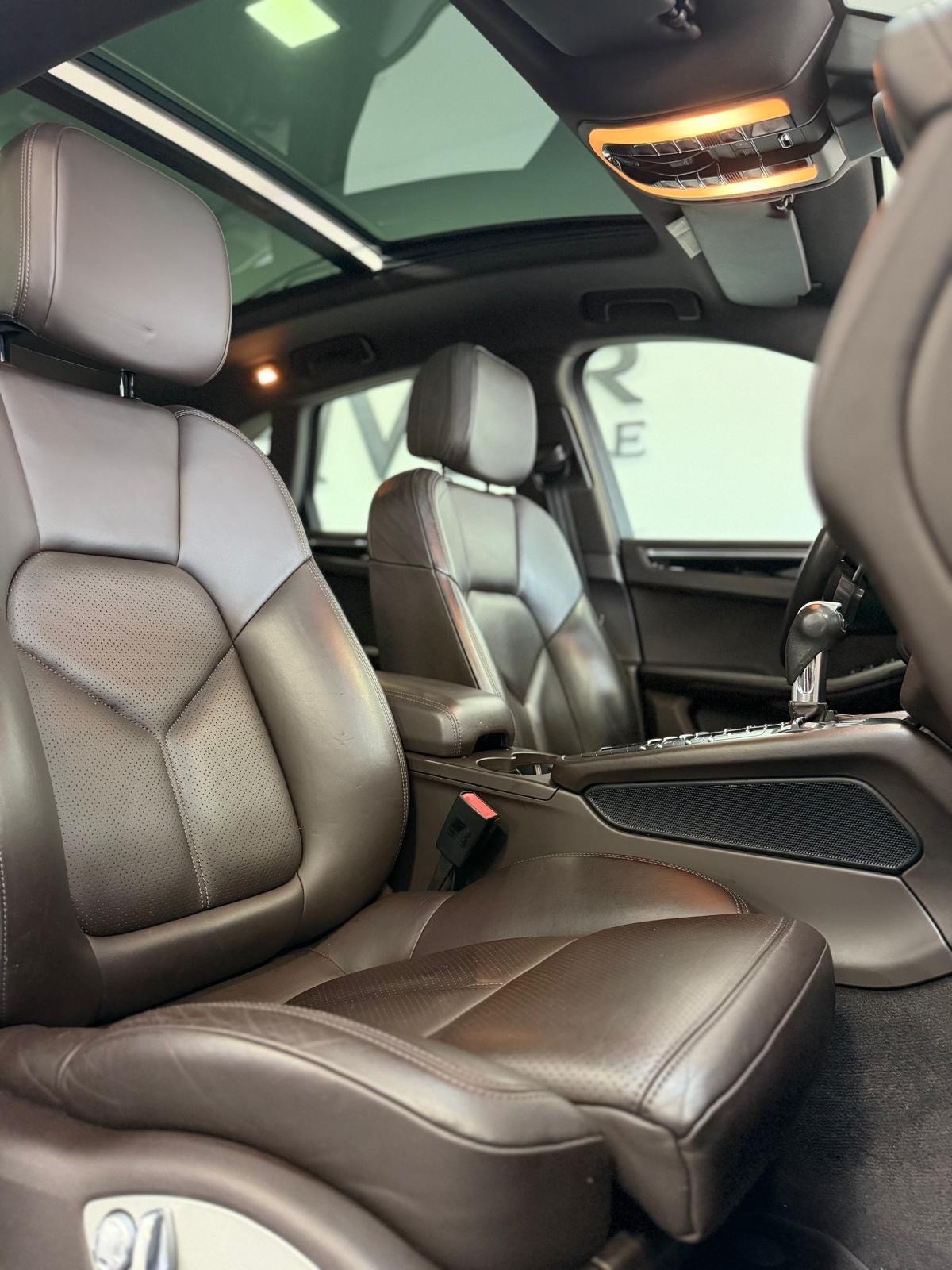 PORSCHE Macan S PDK *Panorama / CH-Fahrzeug / Porsche DLS Light / Sport Design / Alcantara Dachhimmel*-image-10