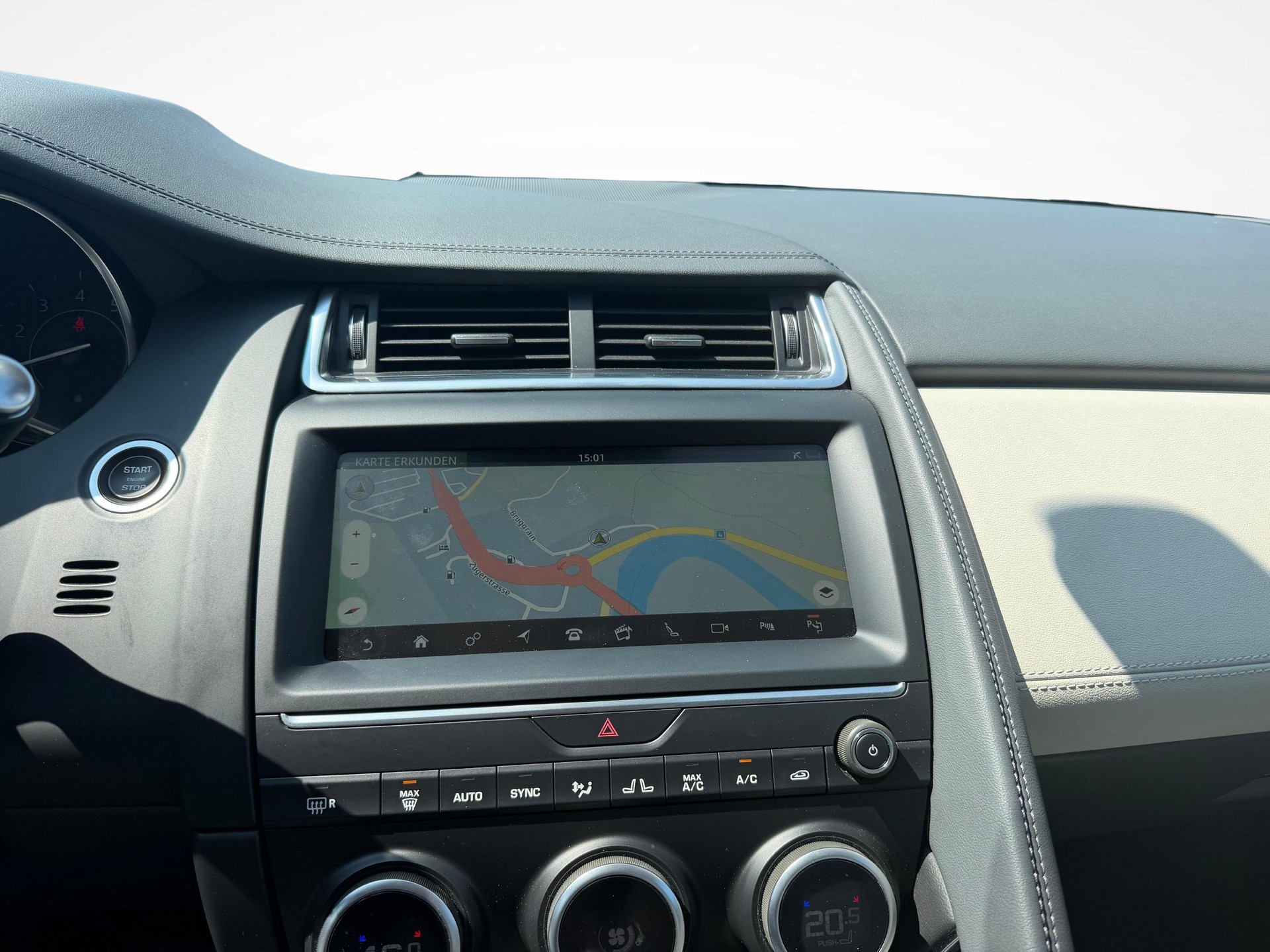 JAGUAR E-Pace 2.0 T 200 SE AWD-image-6