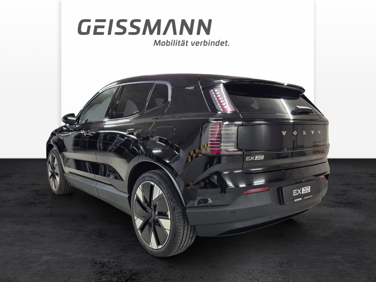 VOLVO EX30 E60 Twin Ultra Performance AWD-image-5