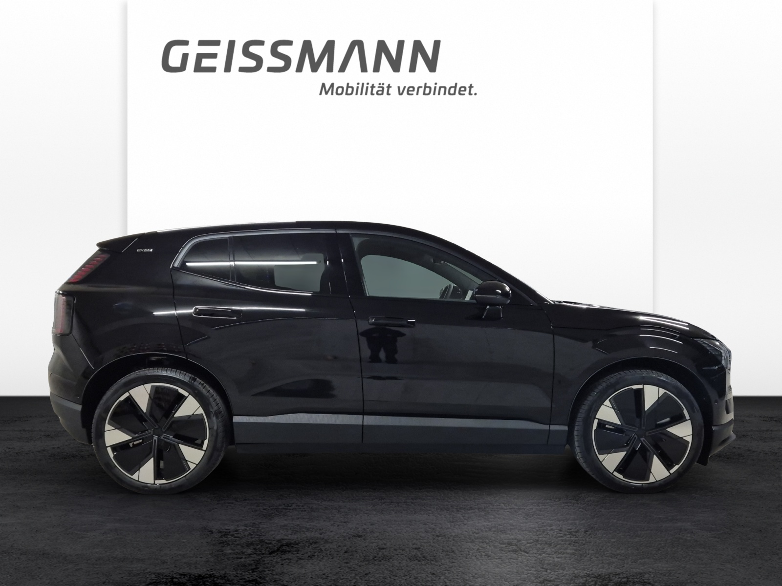 VOLVO EX30 E60 Twin Ultra Performance AWD-image-3