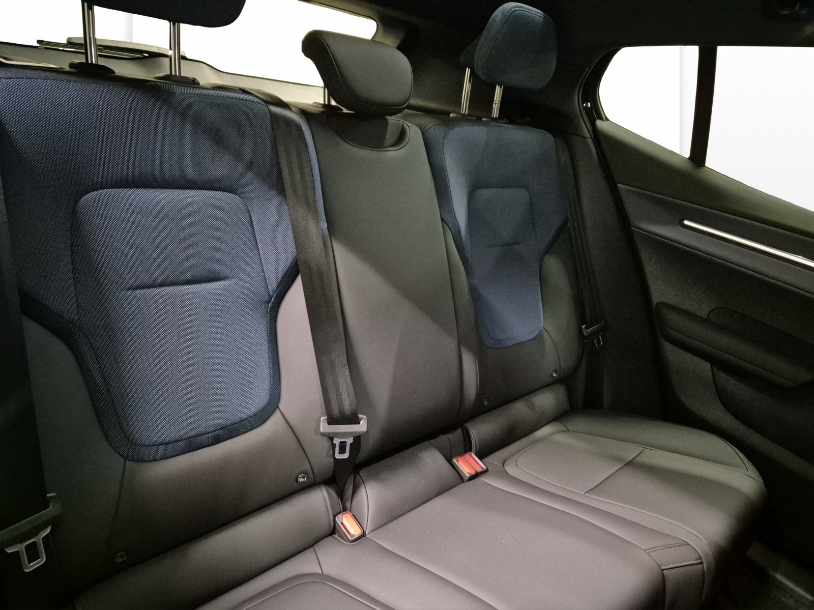 VOLVO EX30 E60 Twin Ultra Performance AWD-image-19