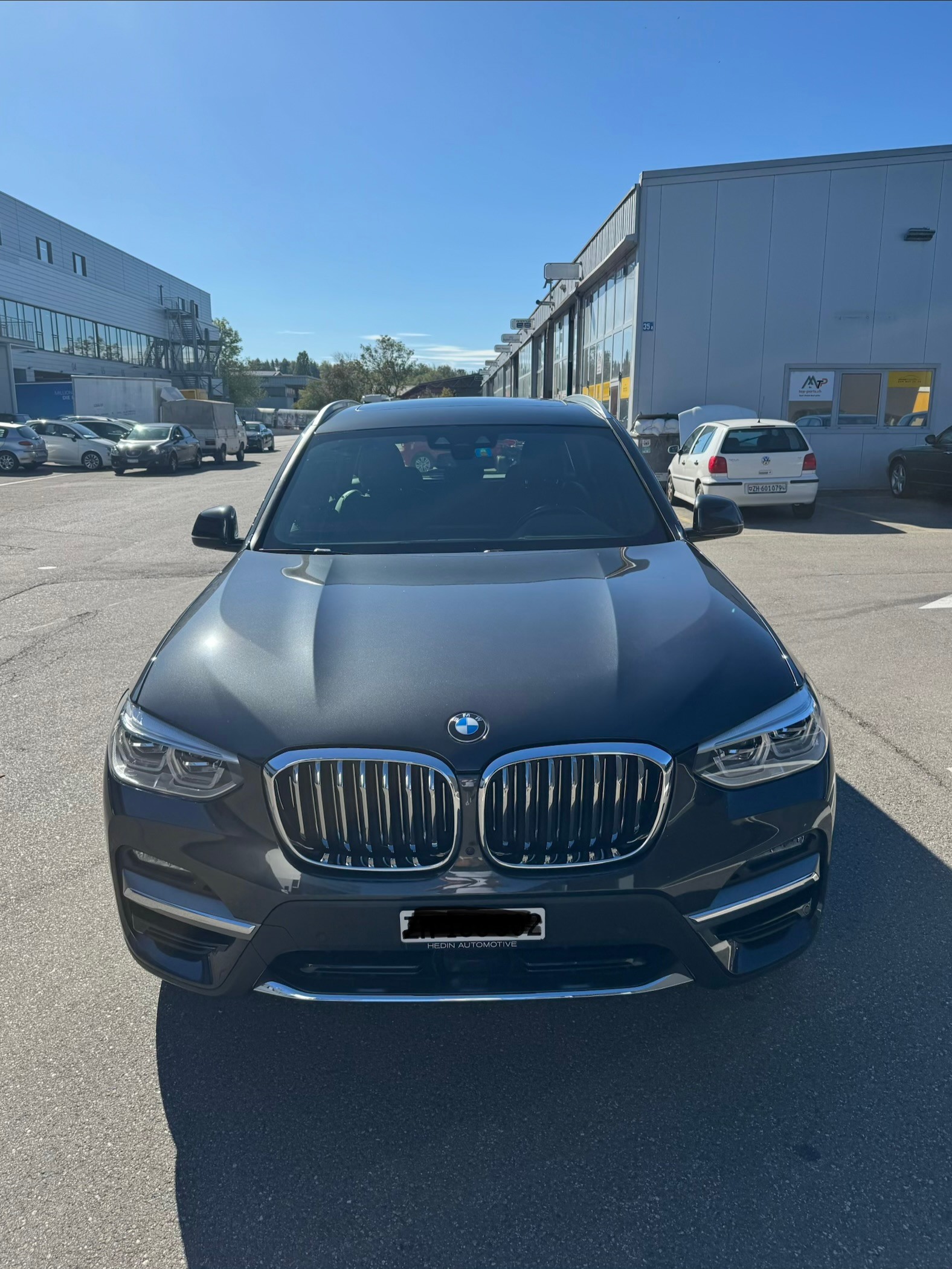 BMW 30e xDrive Luxury Line-image-1
