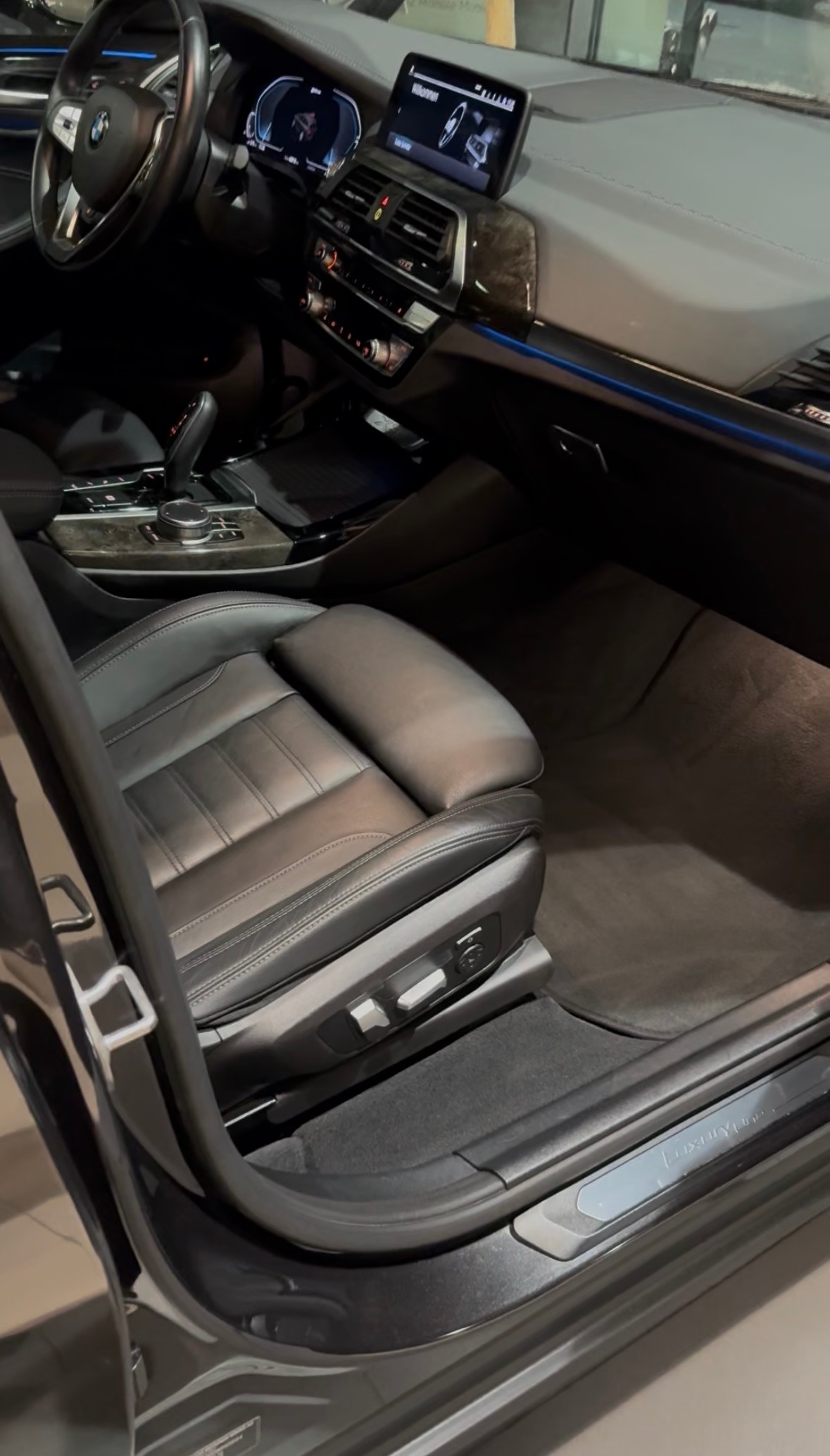 BMW 30e xDrive-image-5
