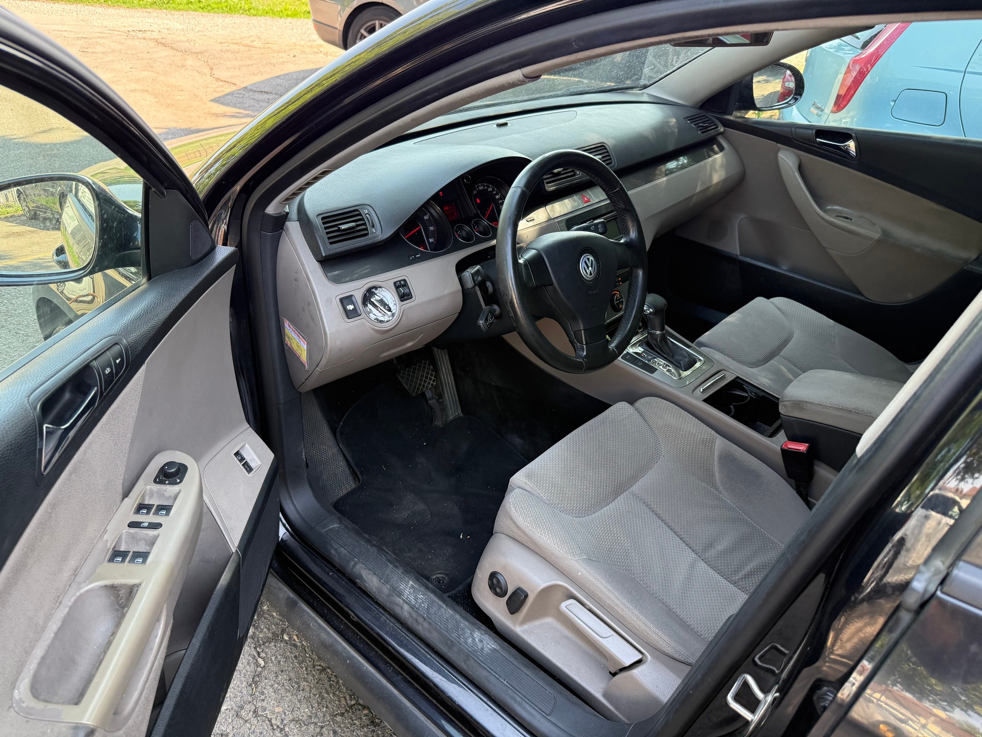 VW Passat Variant 2.0 FSI Trendline-image-8