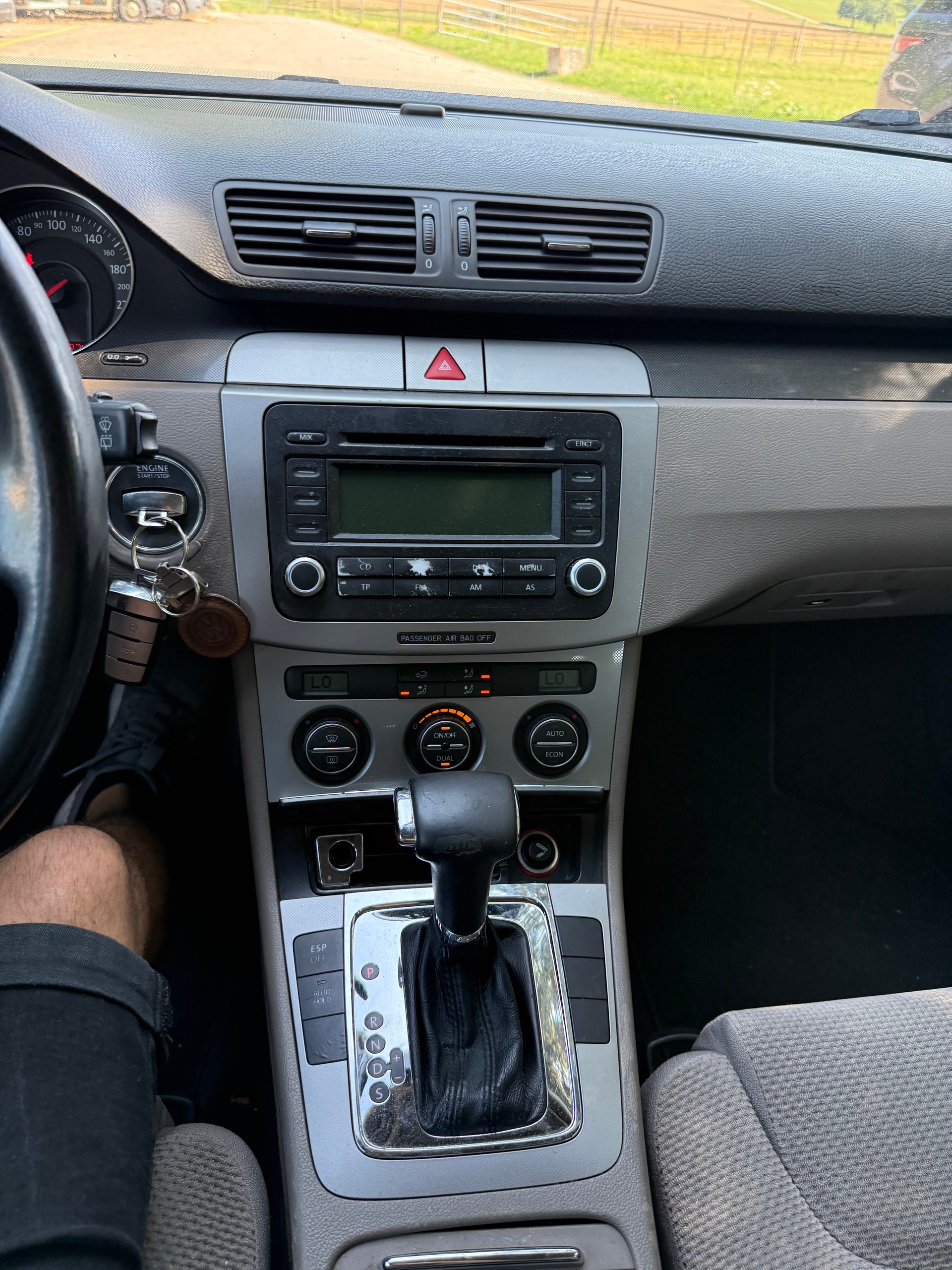 VW Passat Variant 2.0 FSI Trendline-image-11