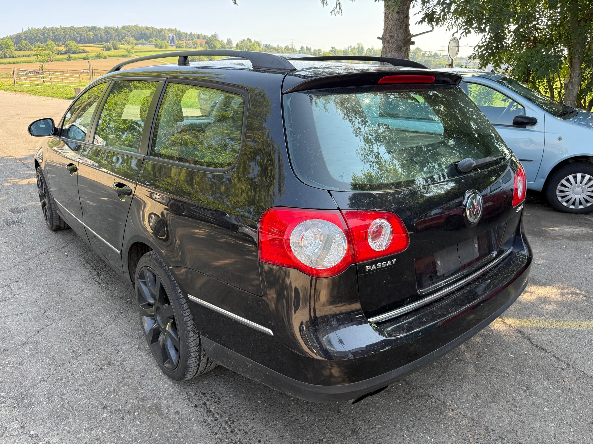 VW Passat Variant 2.0 FSI Trendline-image-3