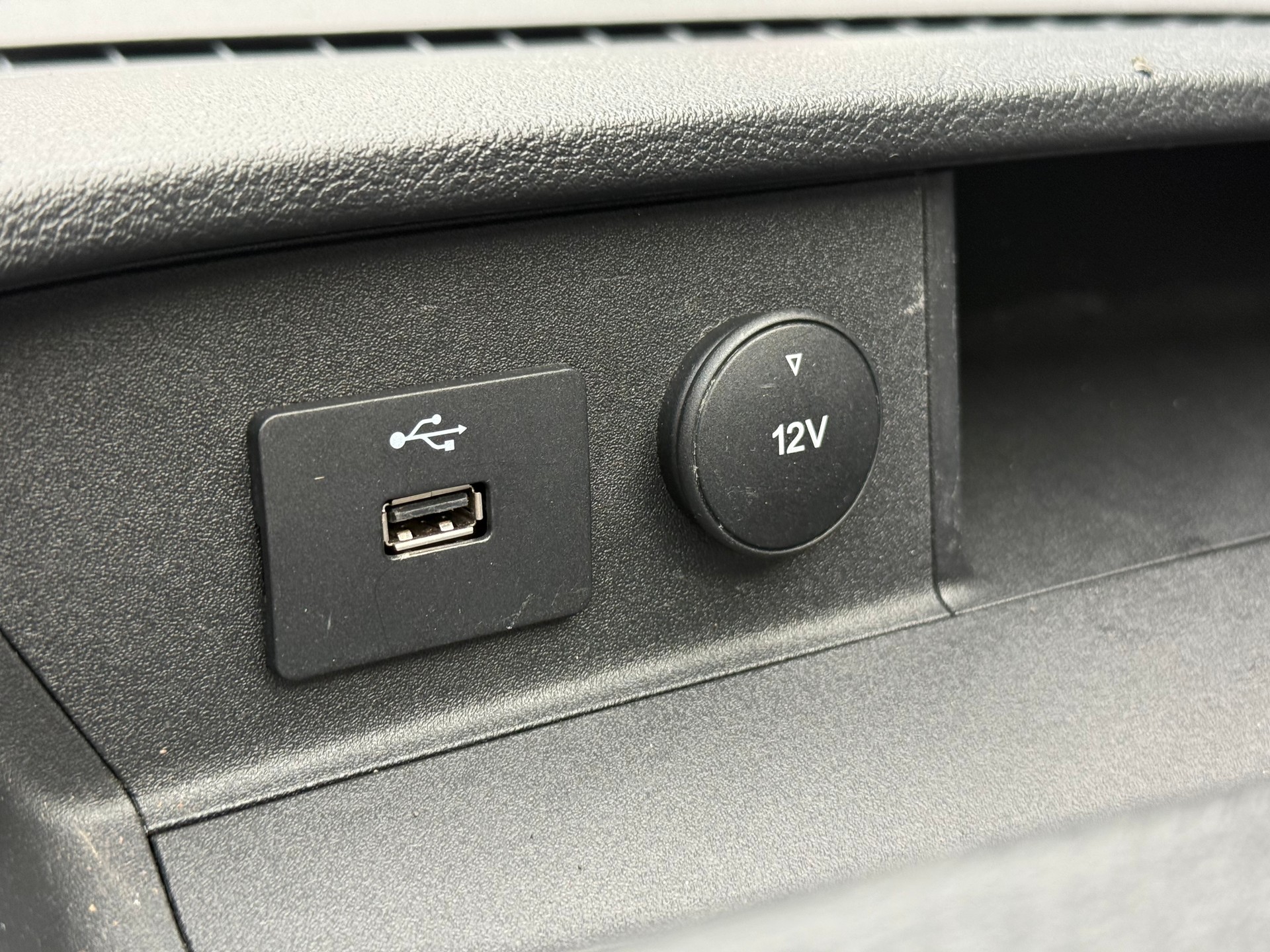 FORD Transit Custom Van 300 L2H1 Trend-image-18