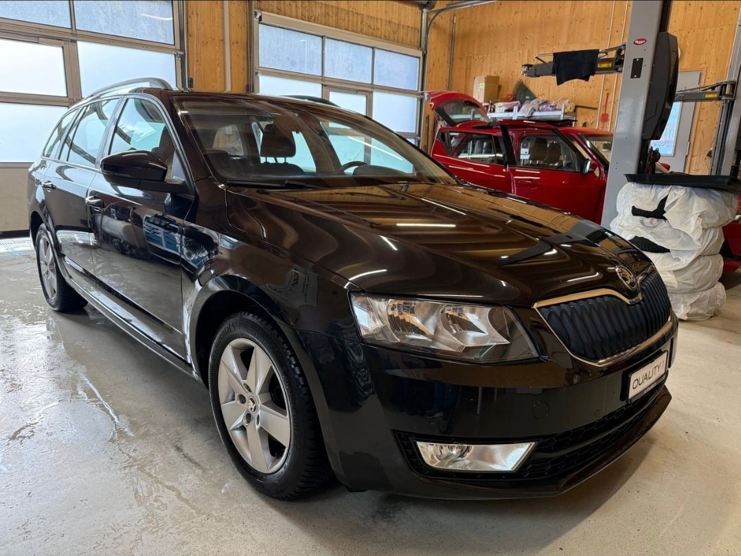 SKODA Octavia Combi 2.0 TDI Ambition-image-2