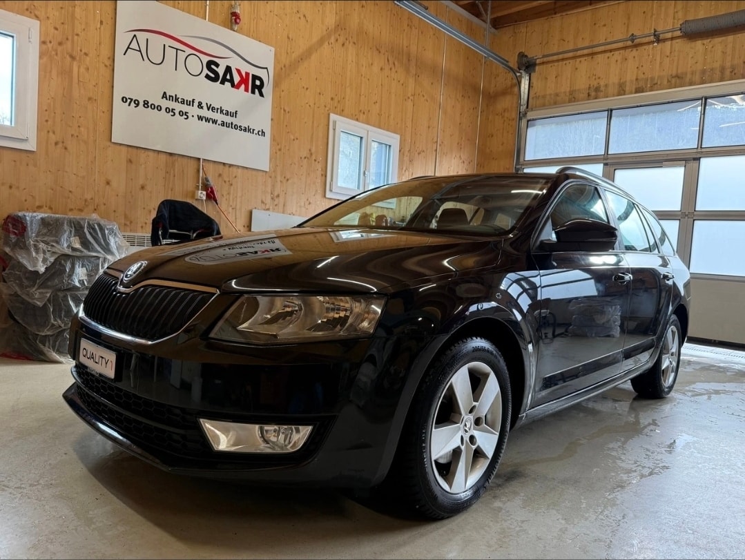 SKODA Octavia Combi 2.0 TDI Ambition-image-0