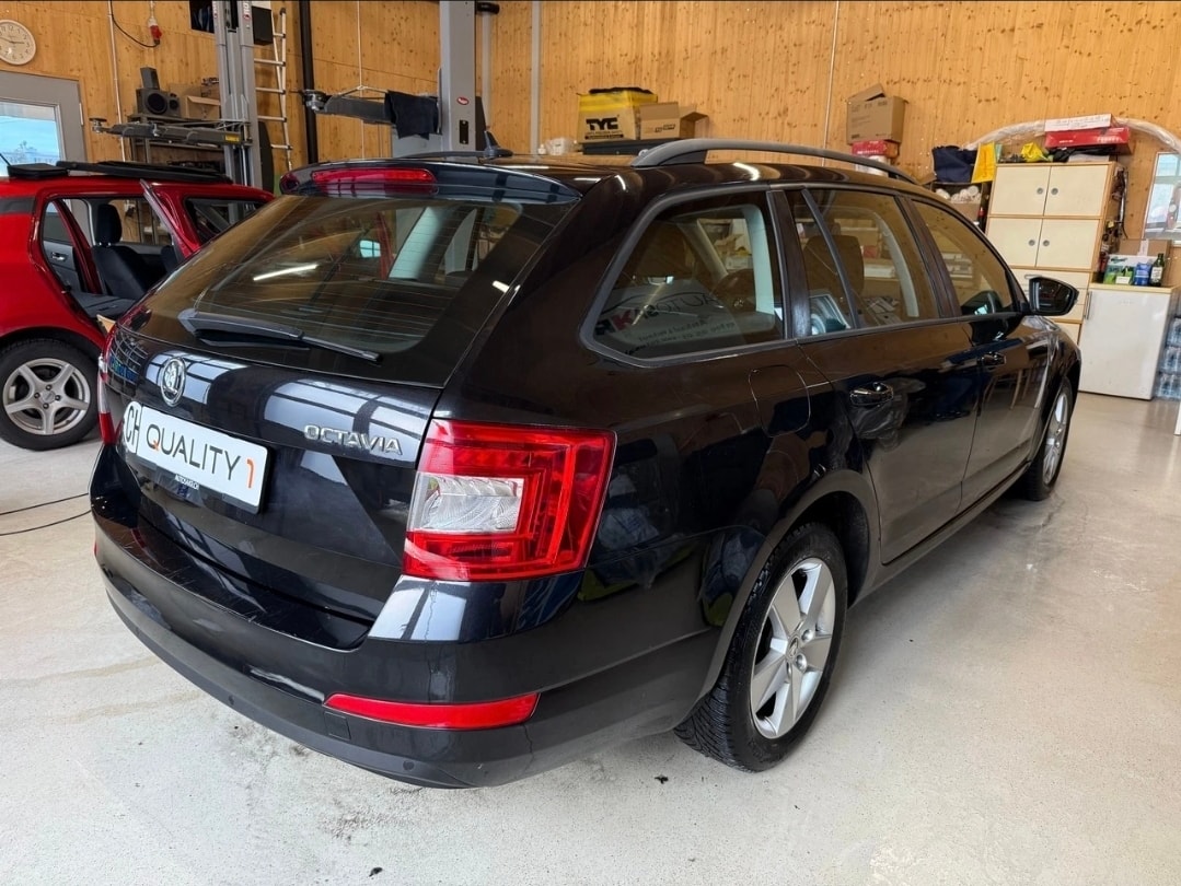 SKODA Octavia Combi 2.0 TDI Ambition-image-3