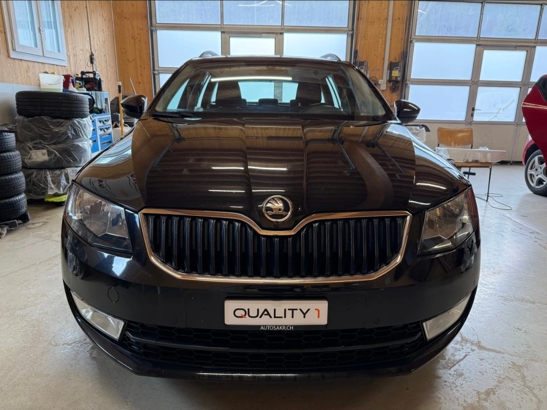 SKODA Octavia Combi 2.0 TDI Ambition-image-1