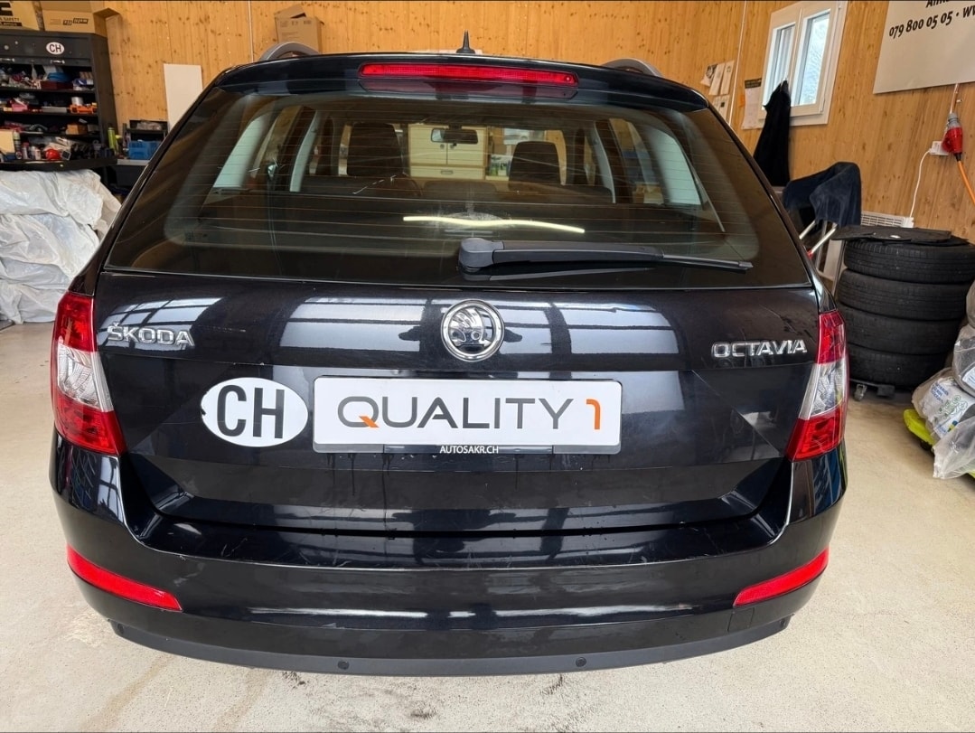 SKODA Octavia Combi 2.0 TDI Ambition-image-4