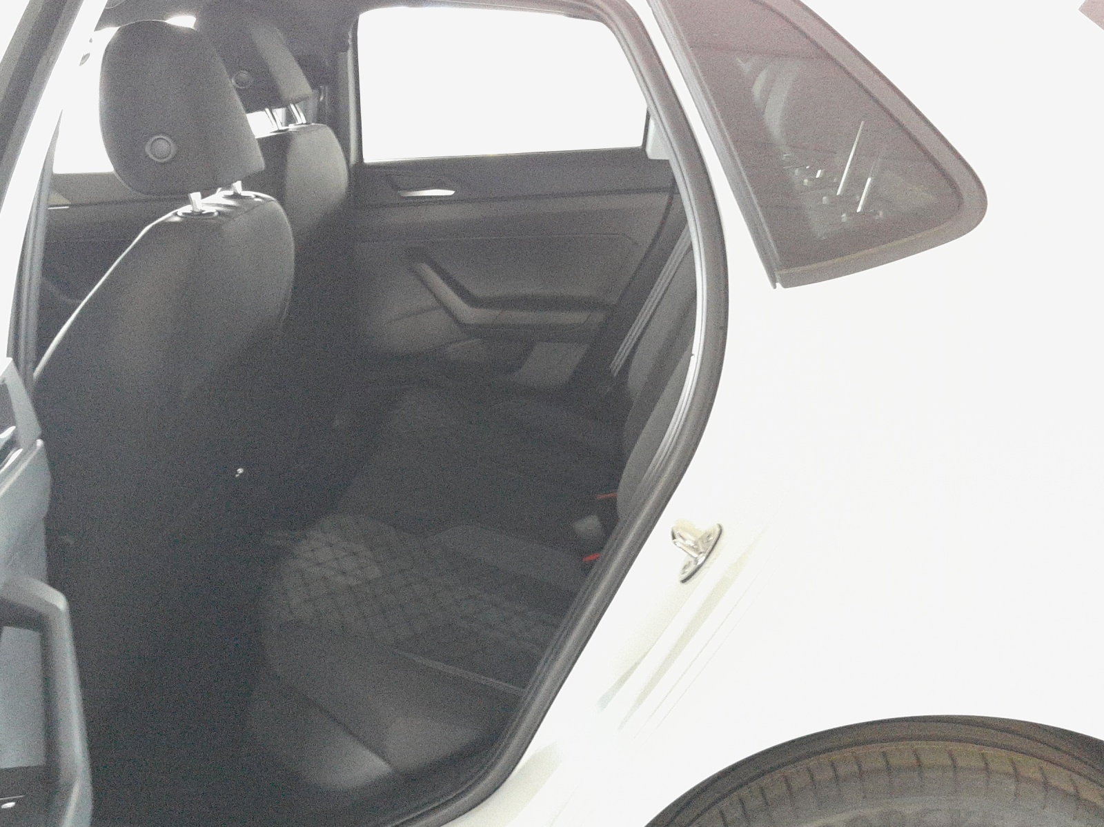 VW Polo 1.0 TSI R-Line DSG-image-11