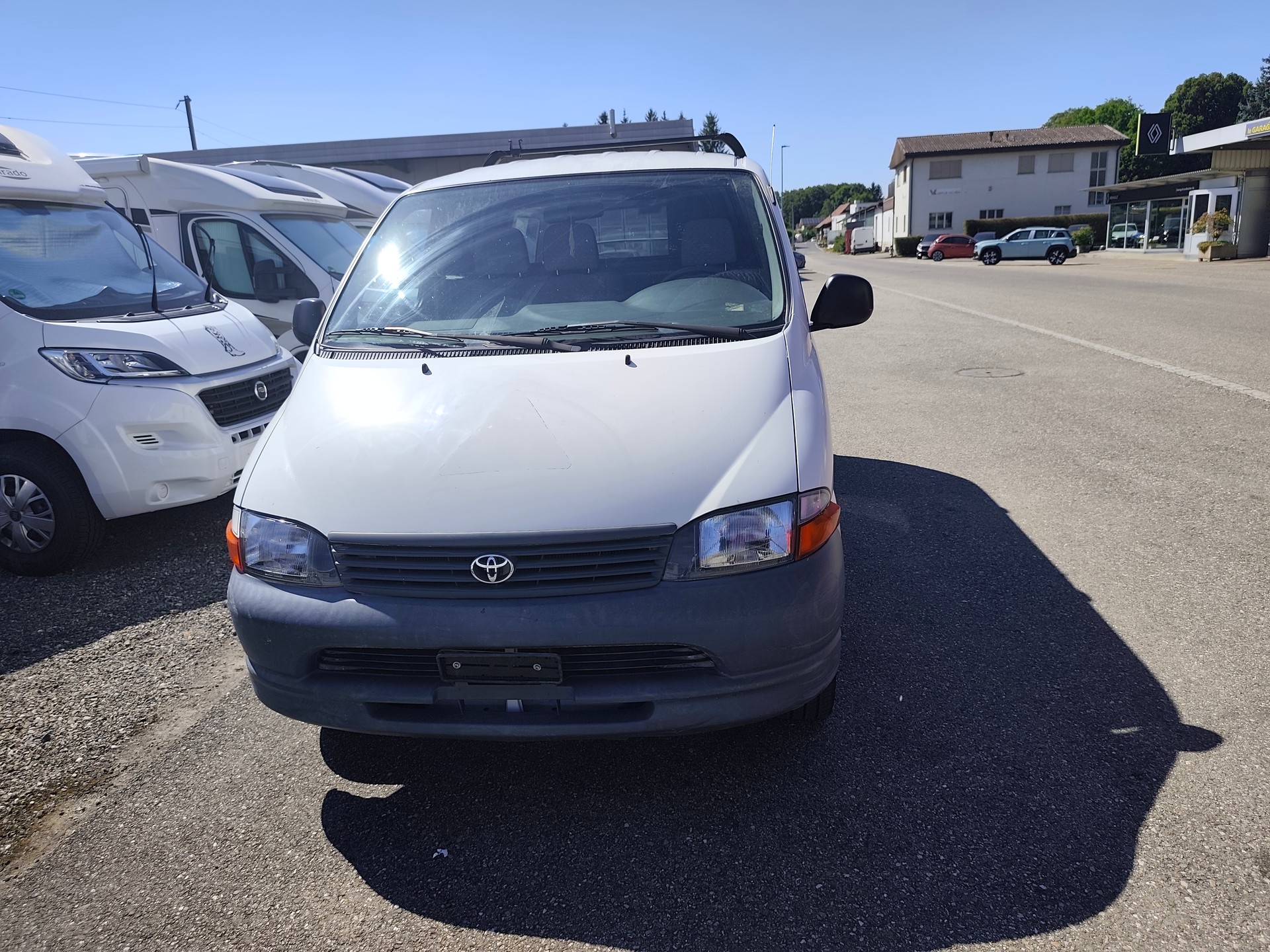 TOYOTA Hiace D-4D Kombi-image-1