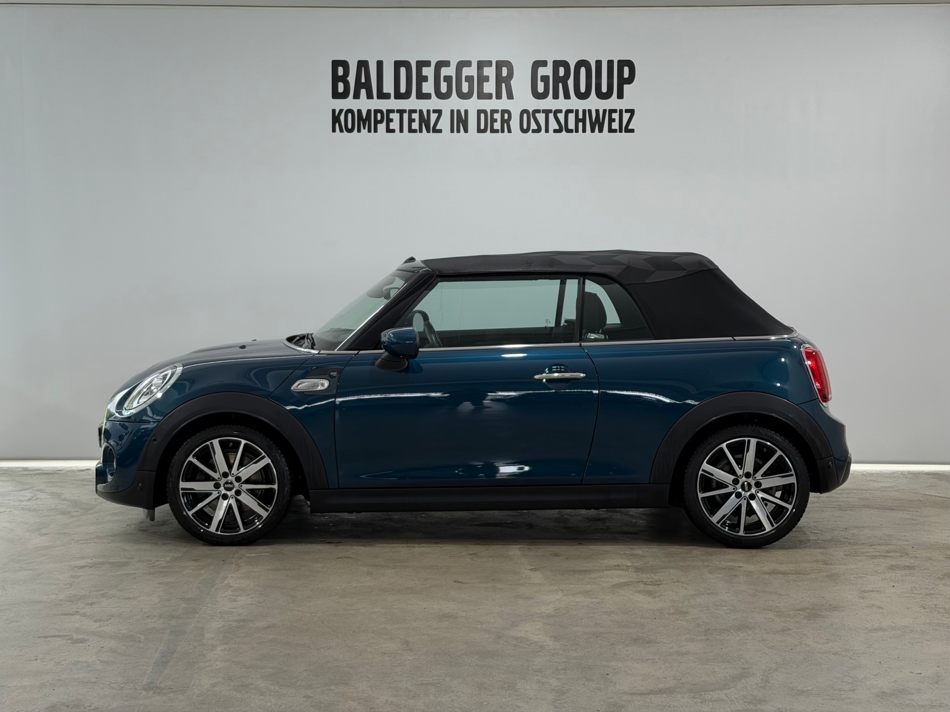 MINI Cabrio F57 2.0i Cooper S SDKG-image-1