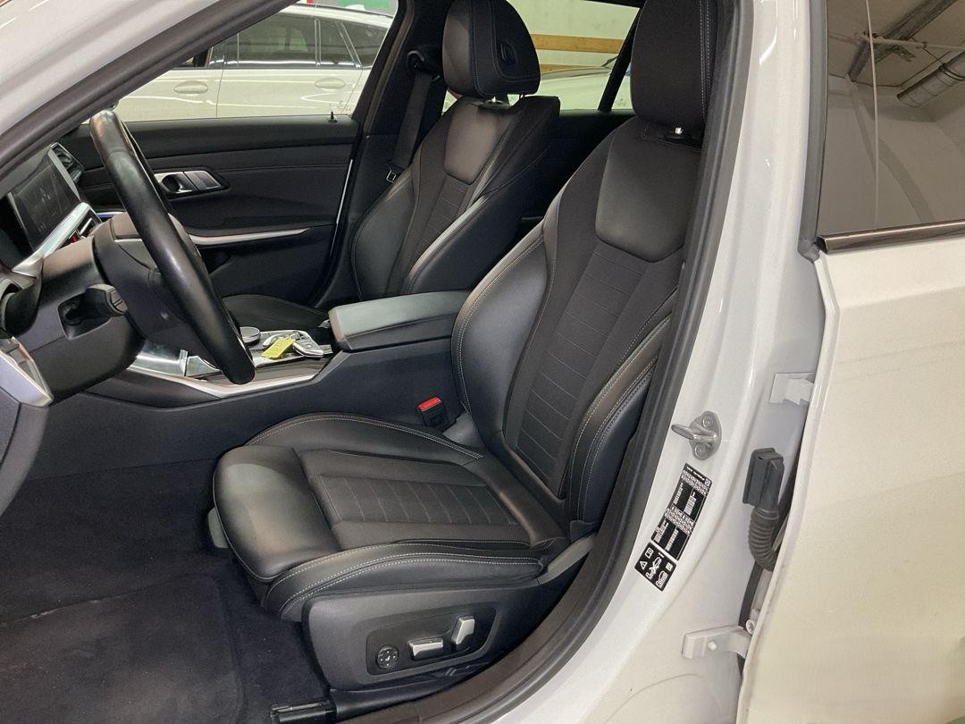 BMW 320d xDrive 48V Touring Steptronic-image-1