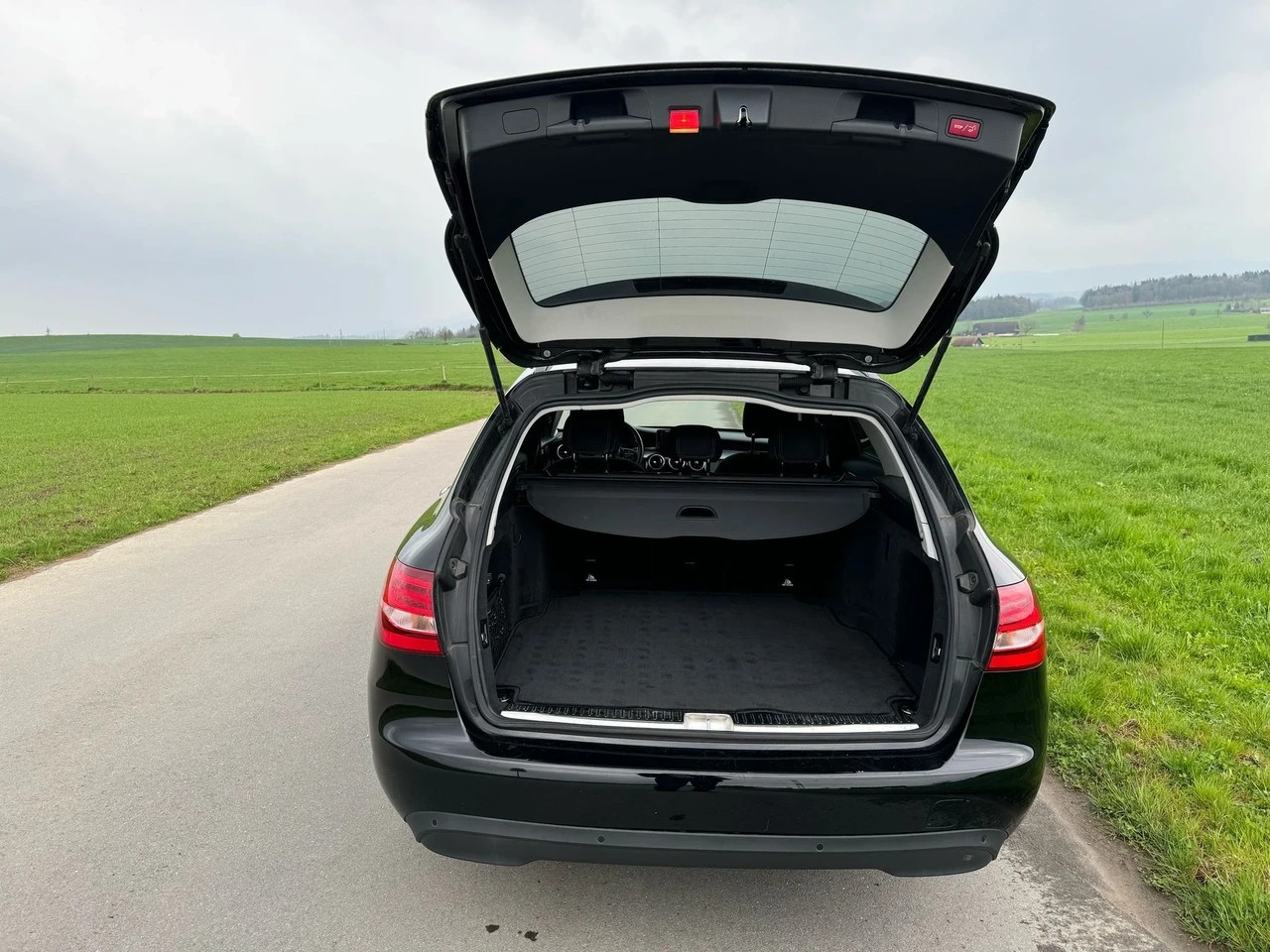 MERCEDES-BENZ C 220 d 9G-Tronic-image-4