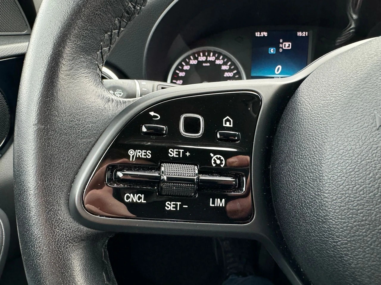 MERCEDES-BENZ C 220 d 9G-Tronic-image-12