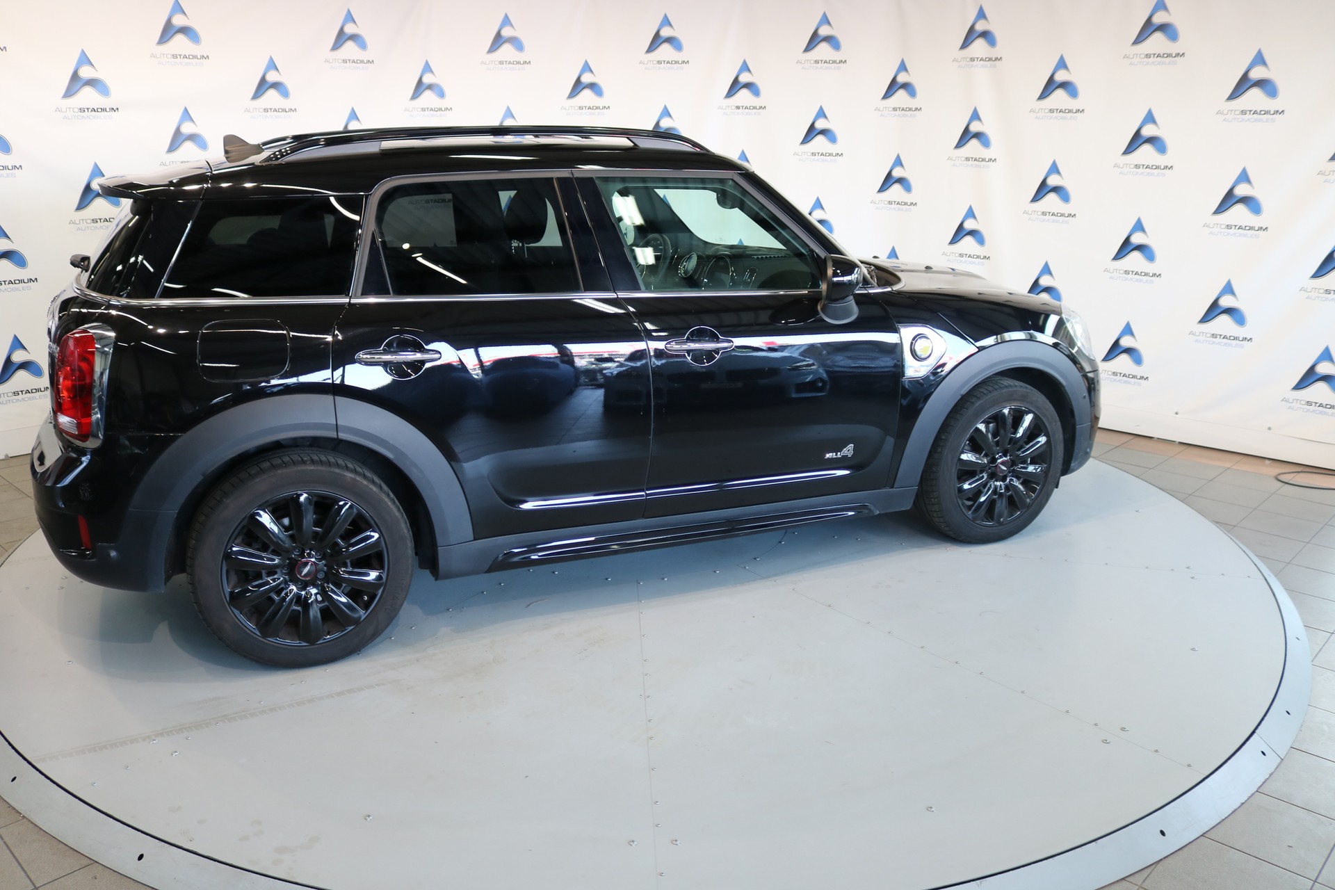 MINI Countryman Cooper S E ALL4 PHEV Steptronic-image-26