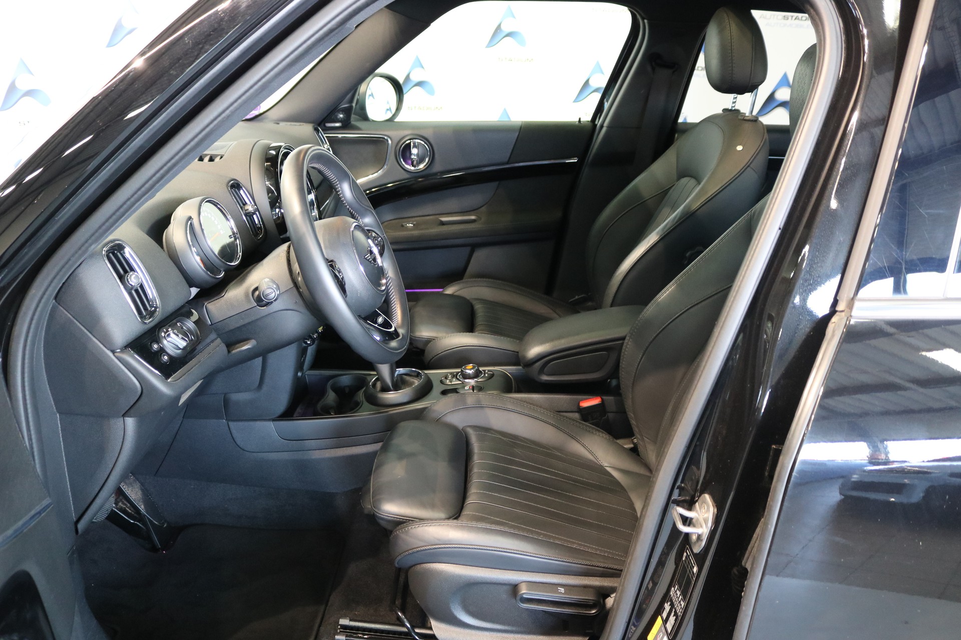 MINI Countryman Cooper S E ALL4 PHEV Steptronic-image-39