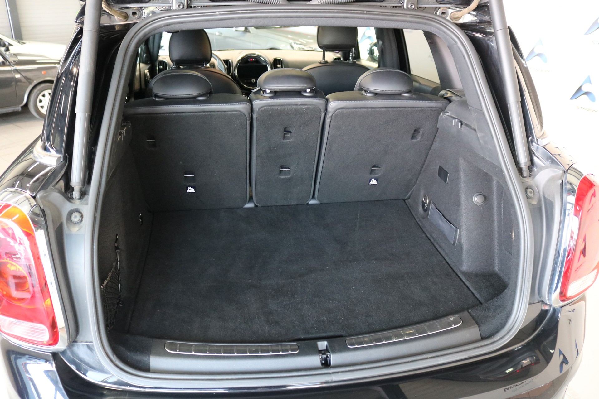MINI Countryman Cooper S E ALL4 PHEV Steptronic-image-35