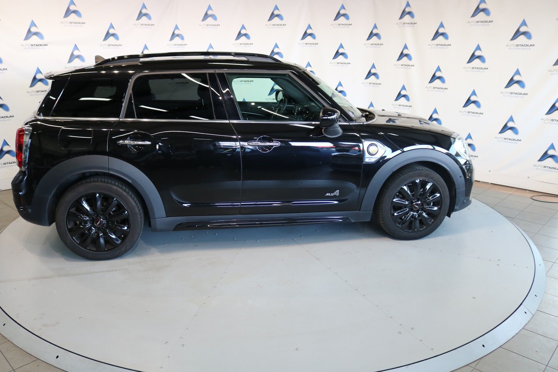 MINI Countryman Cooper S E ALL4 PHEV Steptronic-image-27
