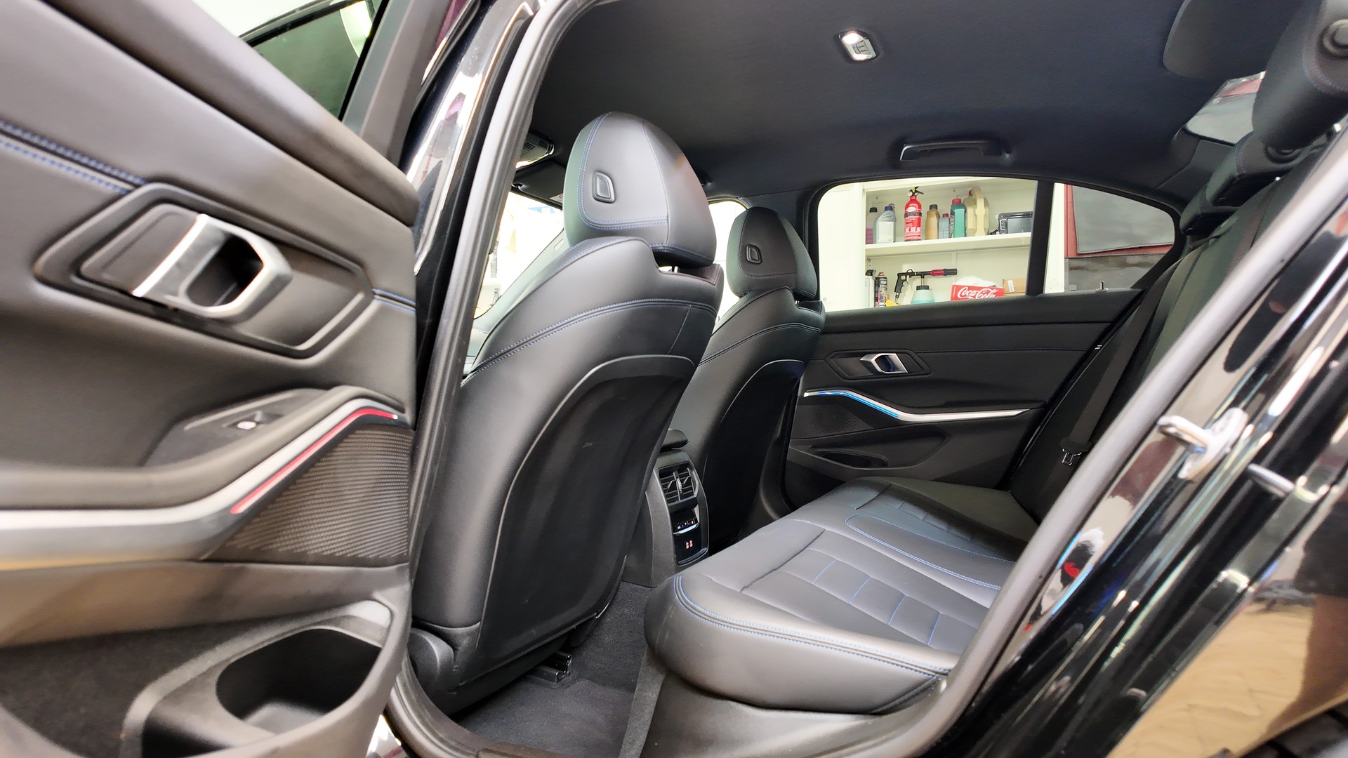 BMW 320d xDrive 48V Steptronic M Sport-image-18