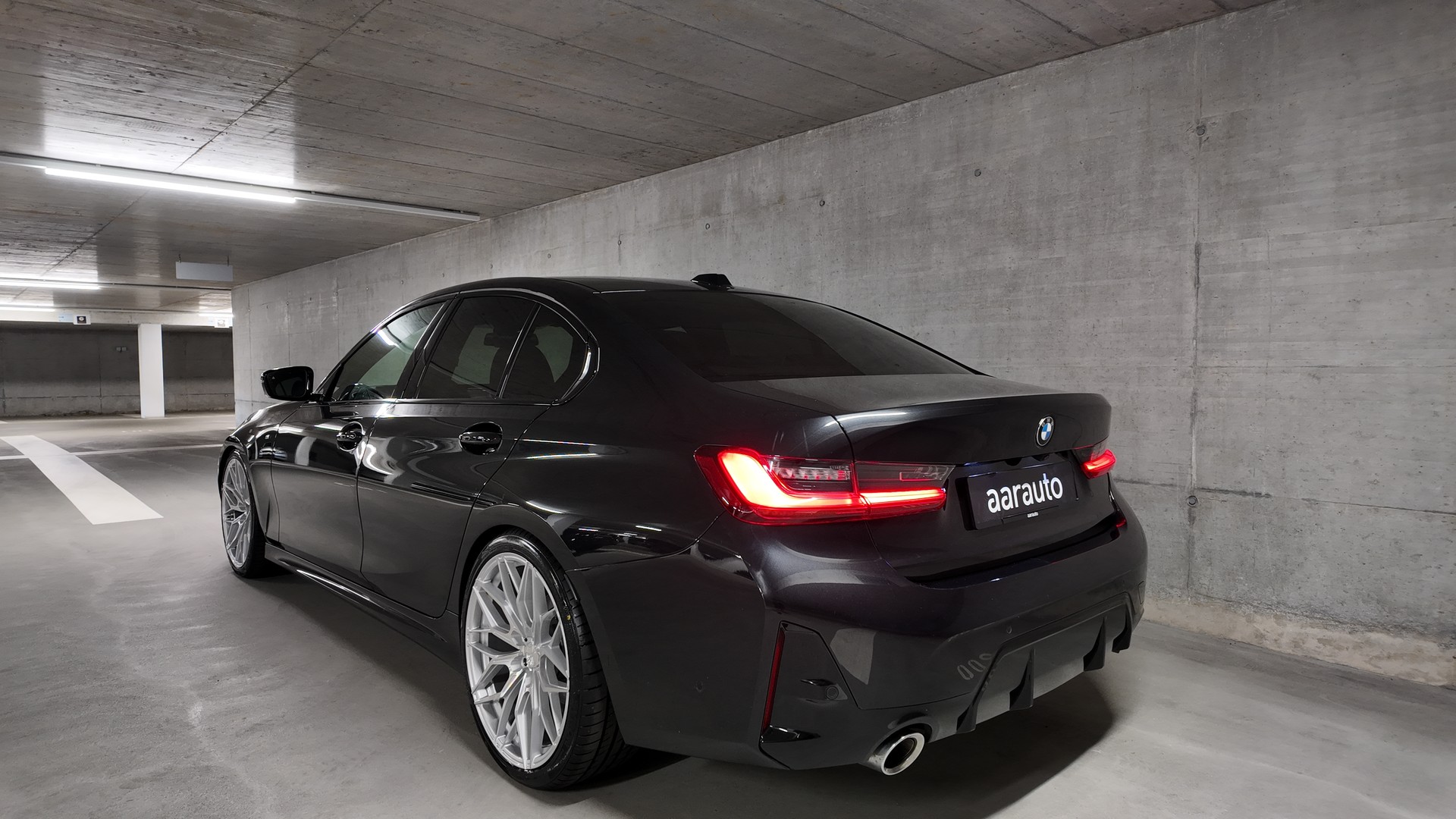 BMW 320d xDrive 48V Steptronic M Sport-showroom-element-1