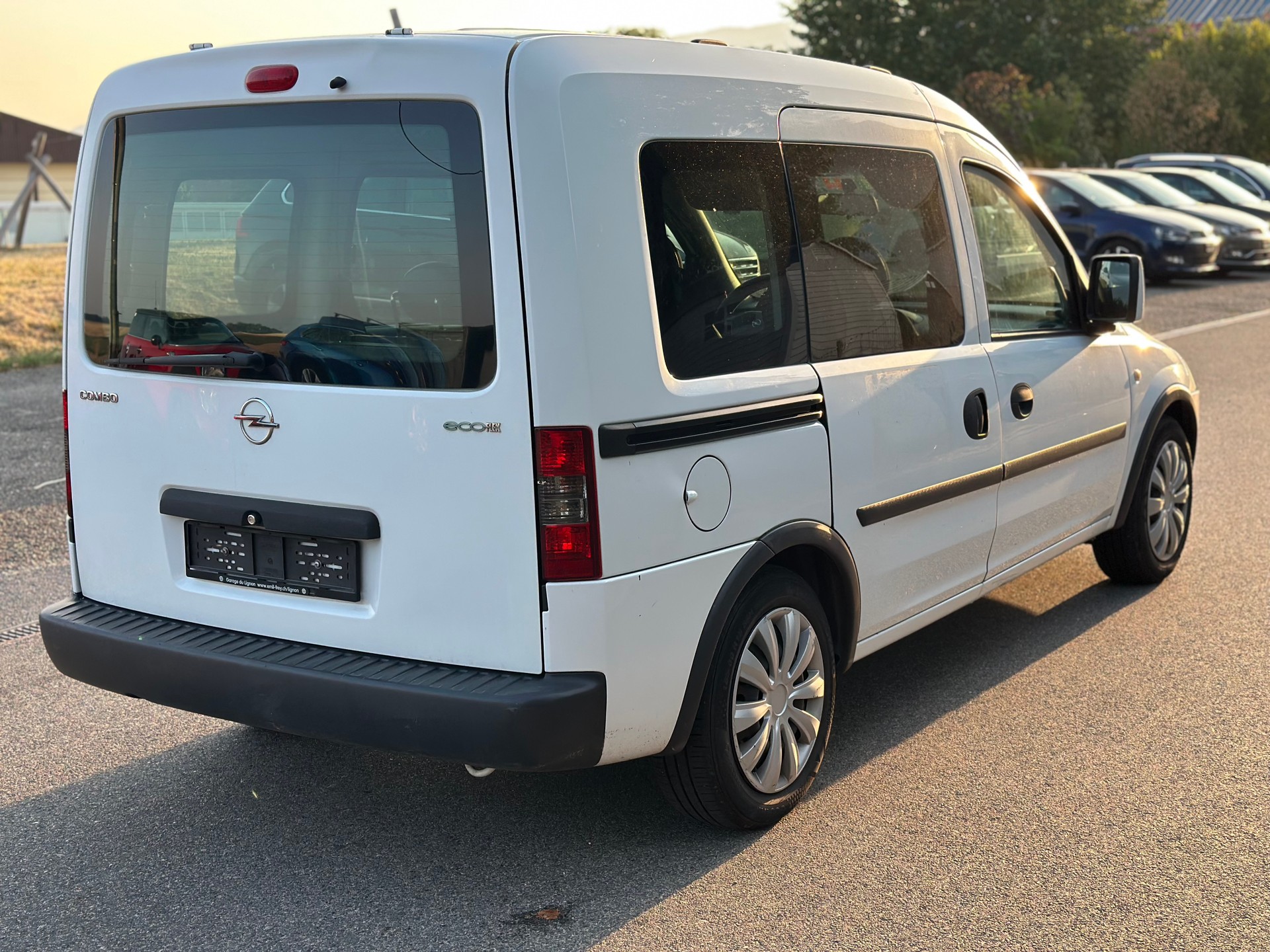 OPEL Combo 1.6 CNG ecoFLEX Enjoy-image-2