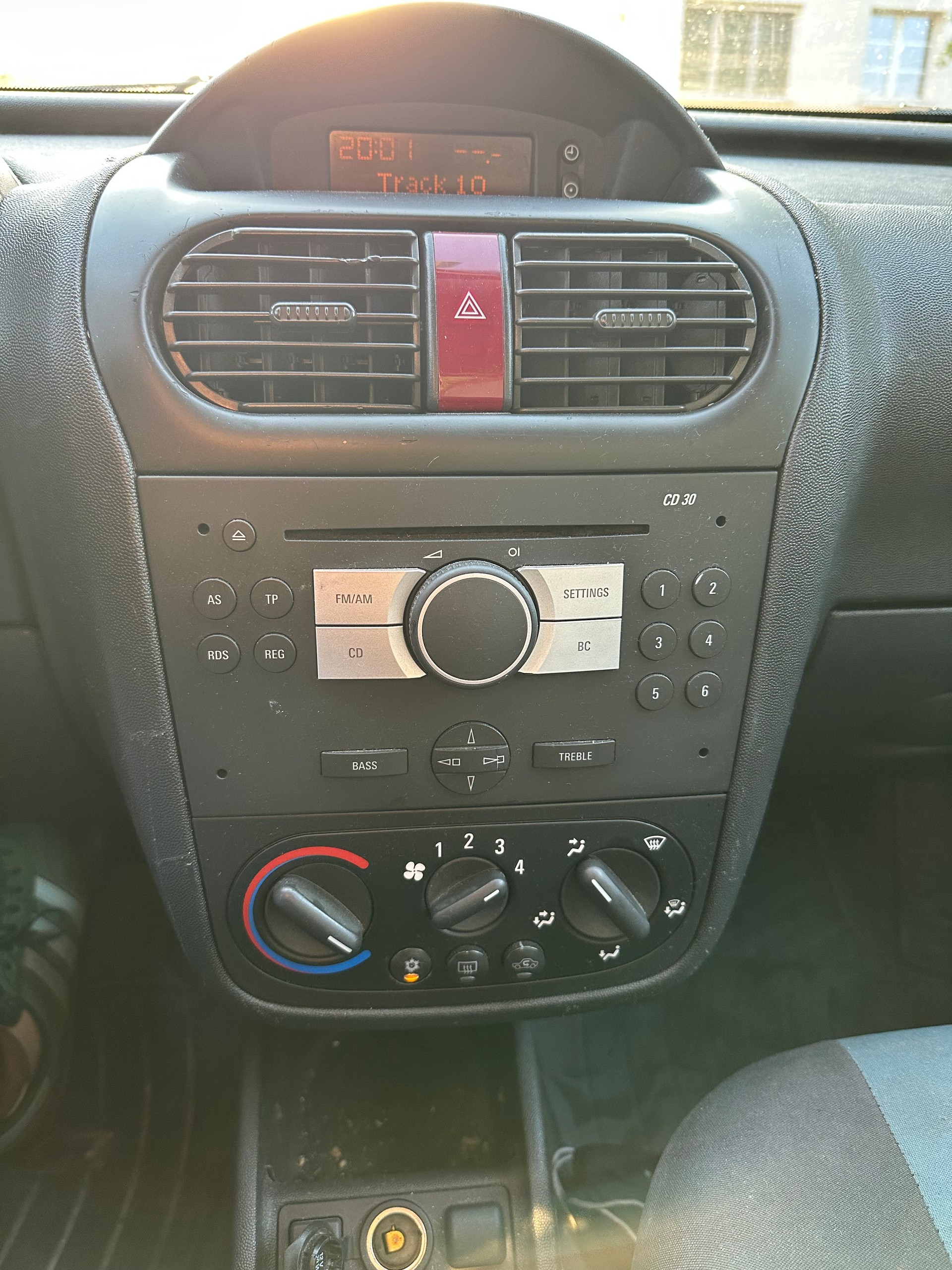 OPEL Combo 1.6 CNG ecoFLEX Enjoy-image-9