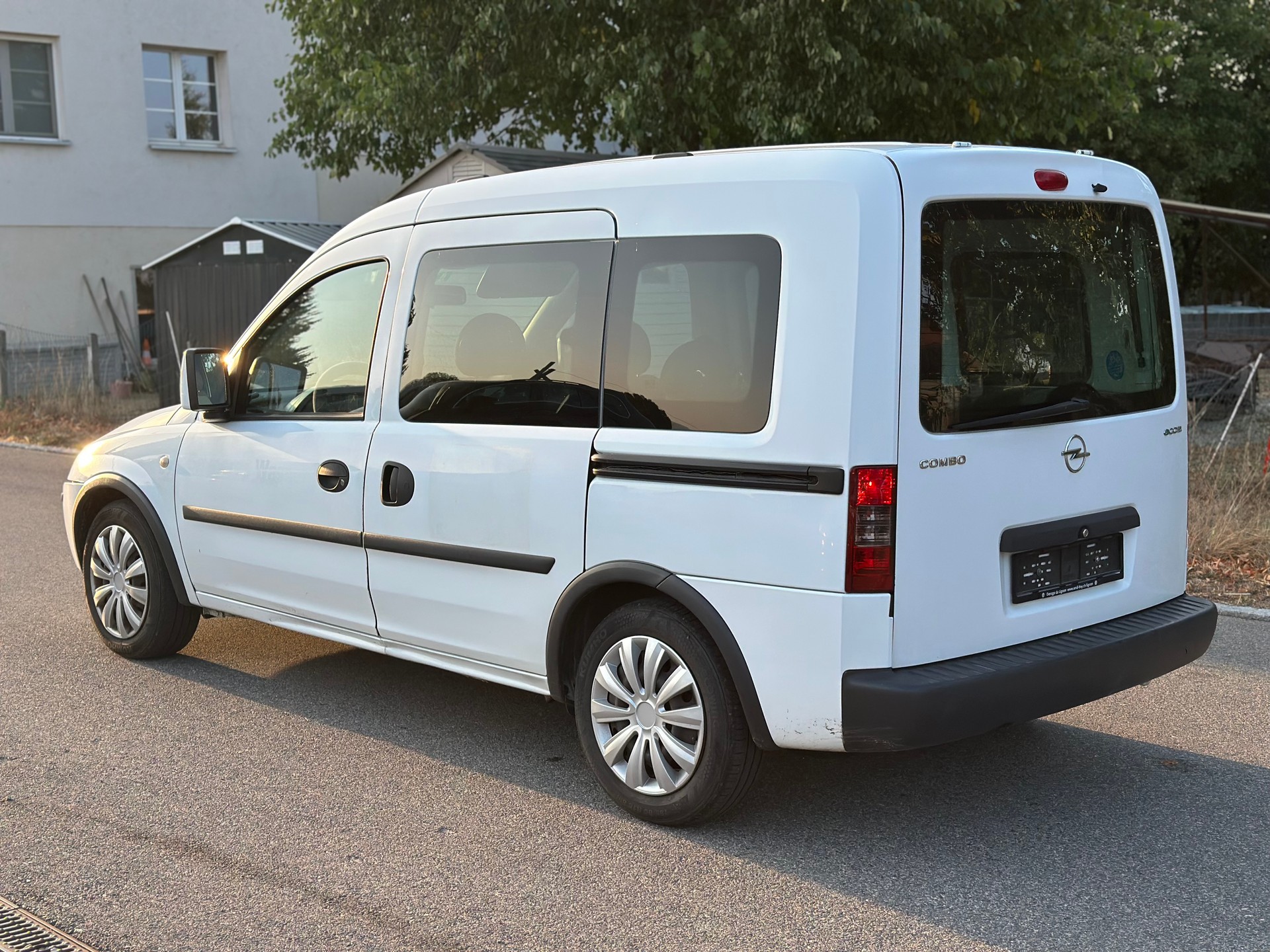 OPEL Combo 1.6 CNG ecoFLEX Enjoy-image-3