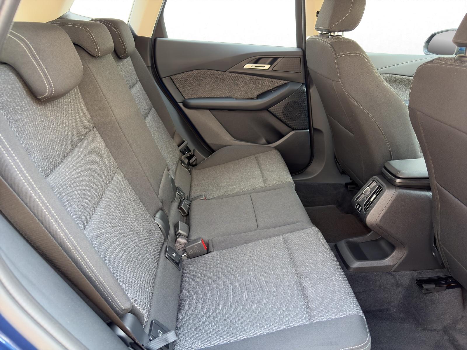 BMW 220i Active Tourer-image-14