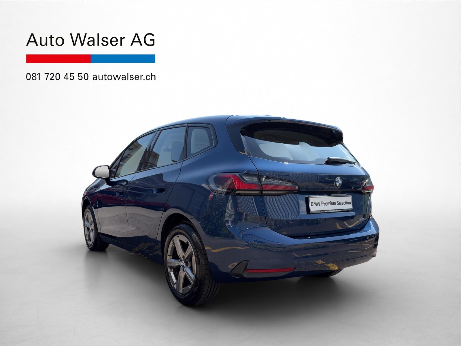 BMW 220i Active Tourer-image-2