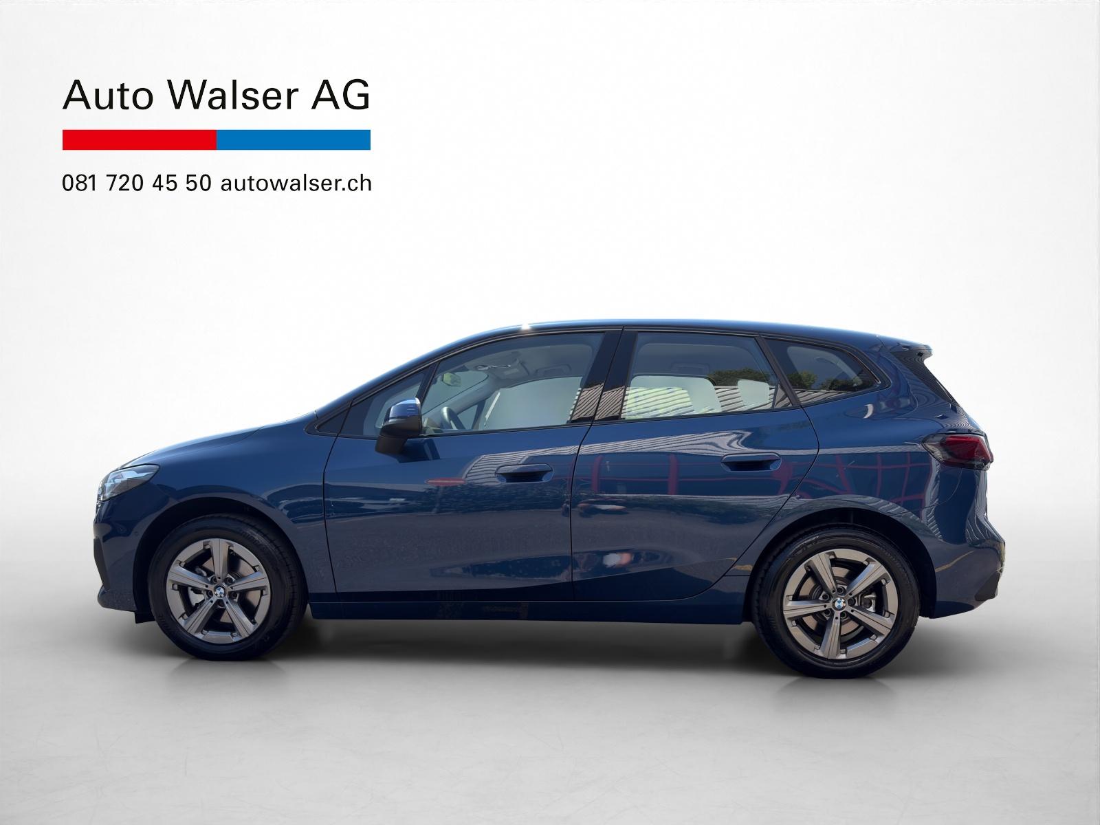BMW 220i Active Tourer-image-1