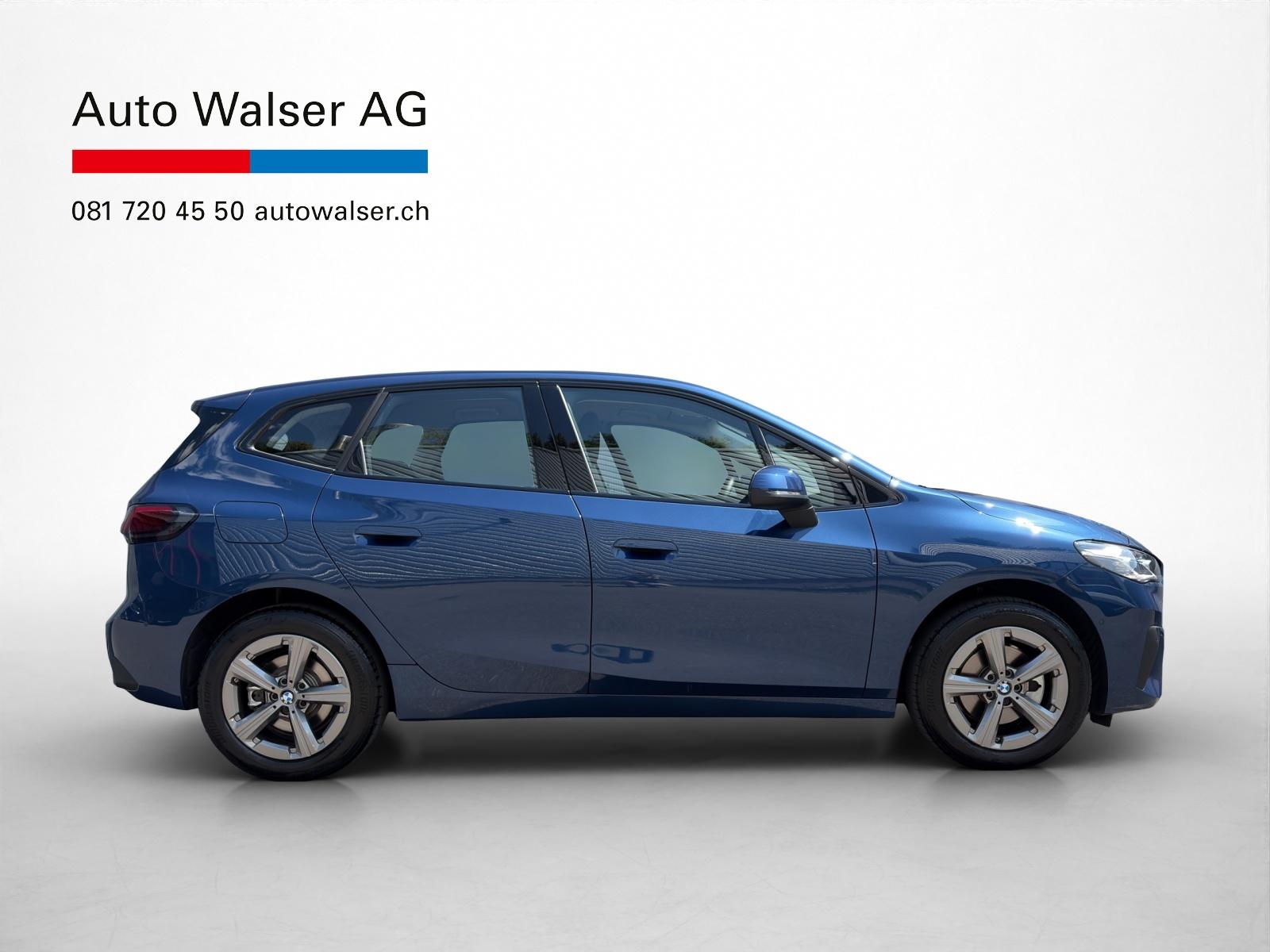 BMW 220i Active Tourer-image-5