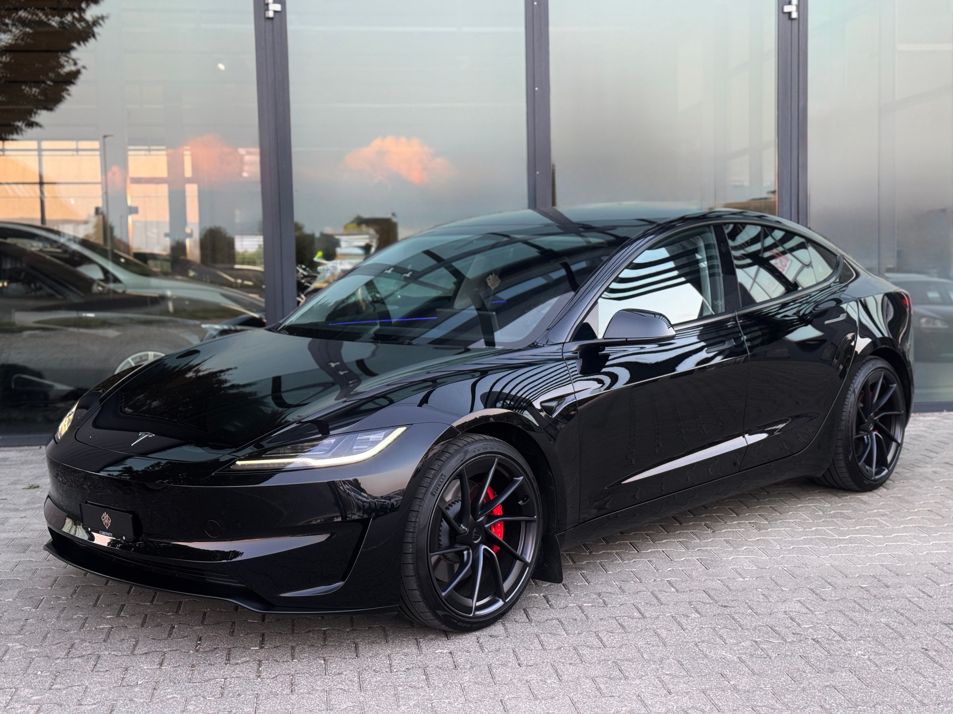 TESLA Model 3 Dual Motor Performance AWD / Highland / HW4-image-2