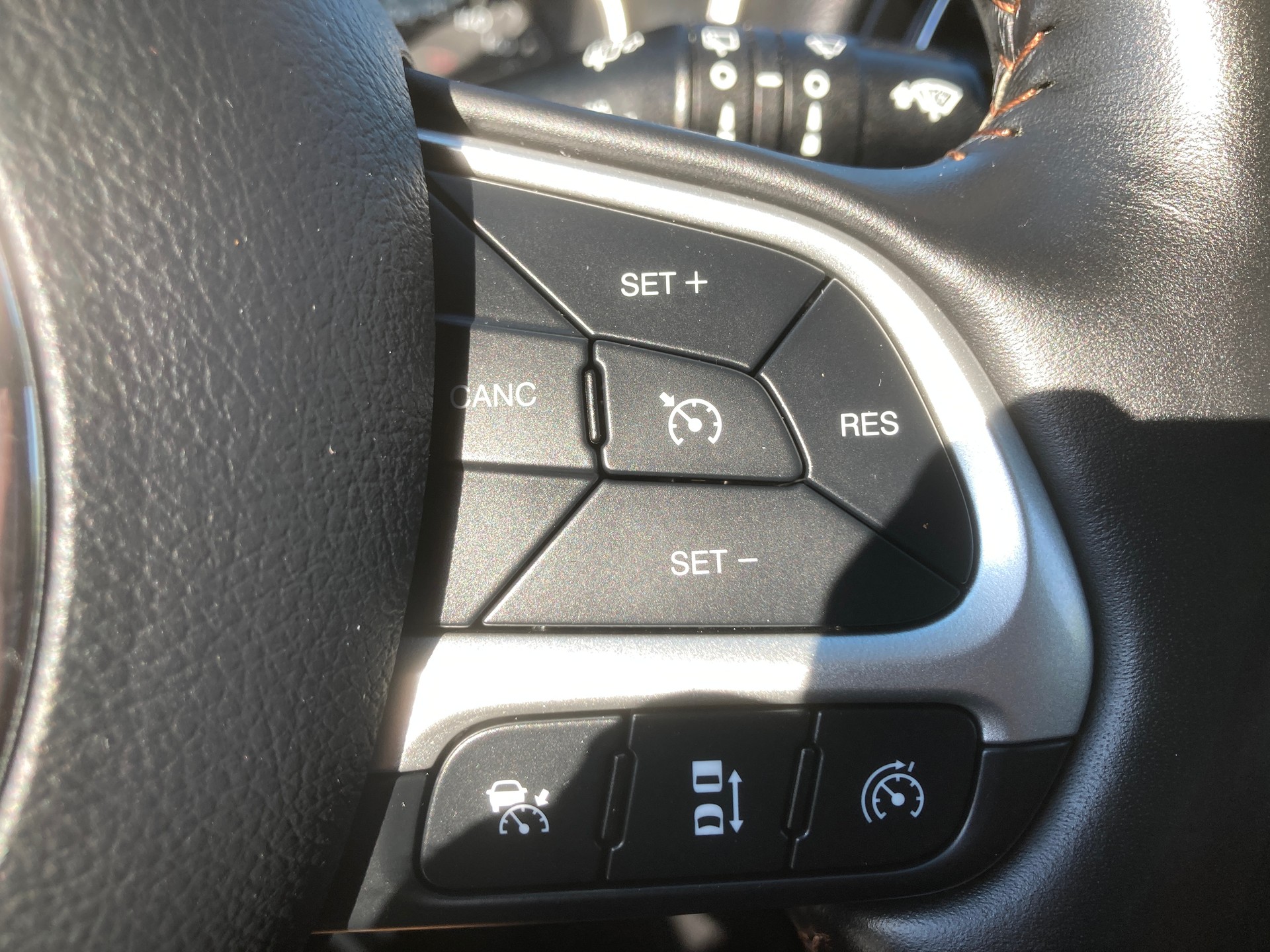JEEP Compass 1.4 Turbo Limited AWD 9ATX-image-10