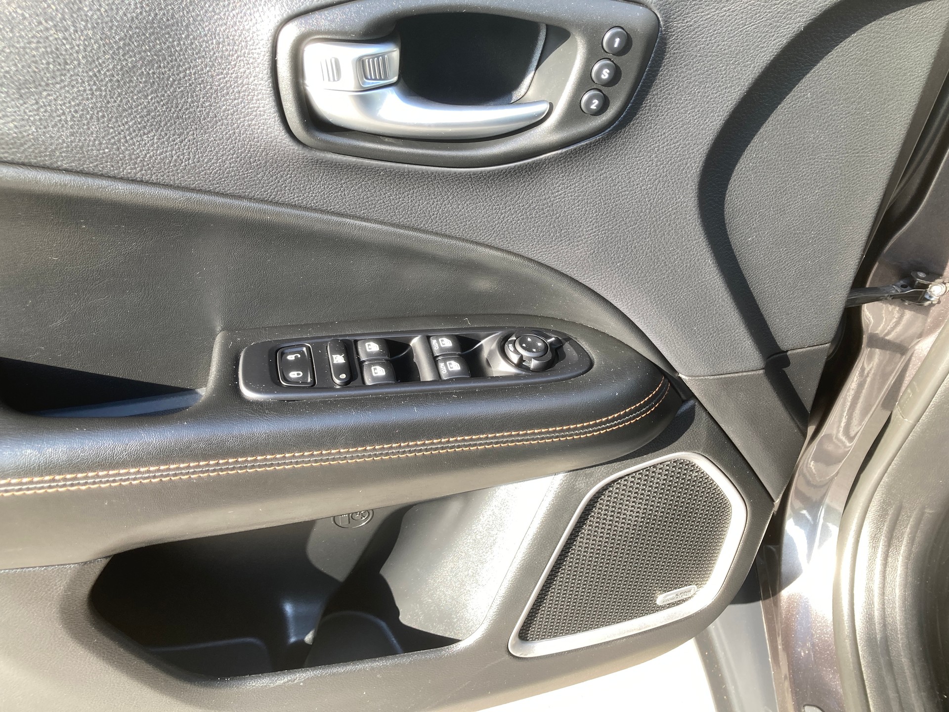 JEEP Compass 1.4 Turbo Limited AWD 9ATX-image-9